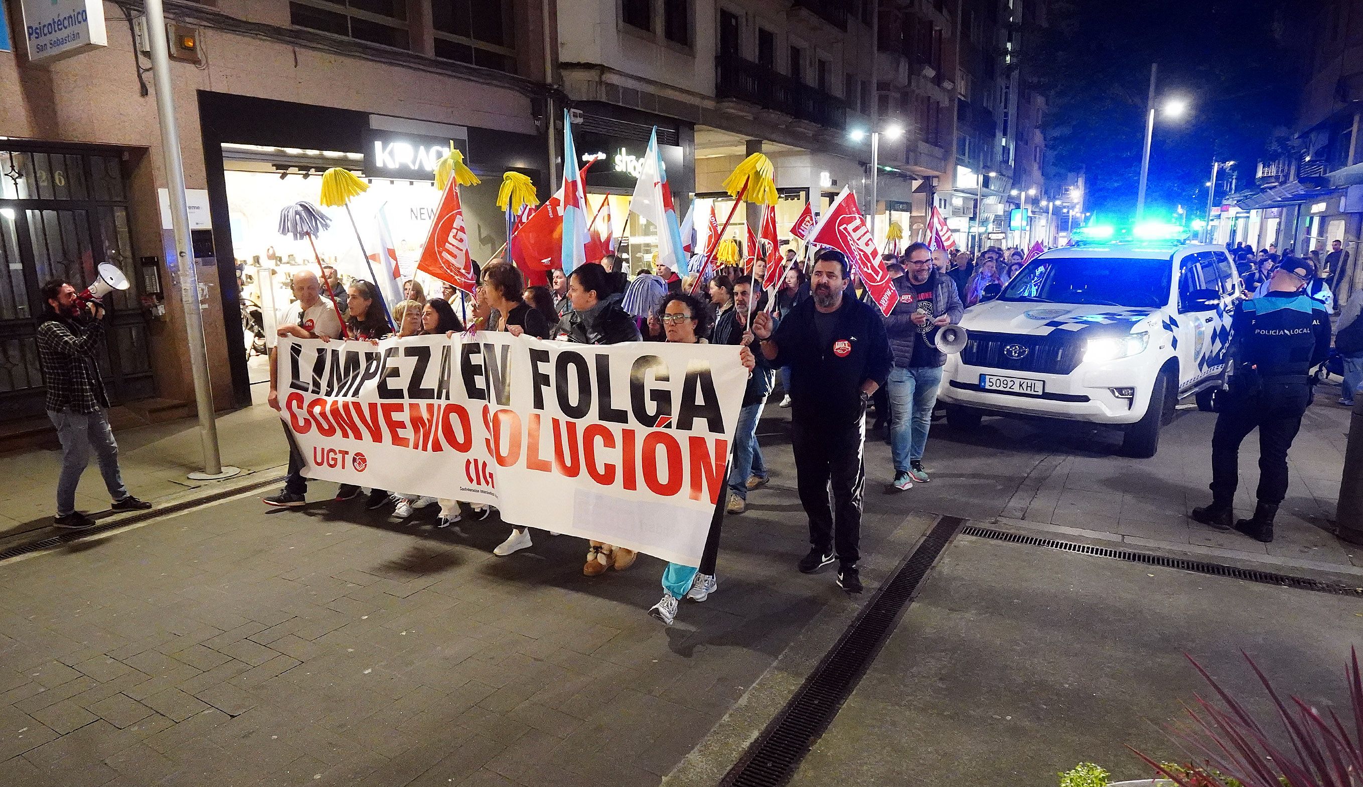 Manifestación del sector de limpieza de edificios en Pontevedra