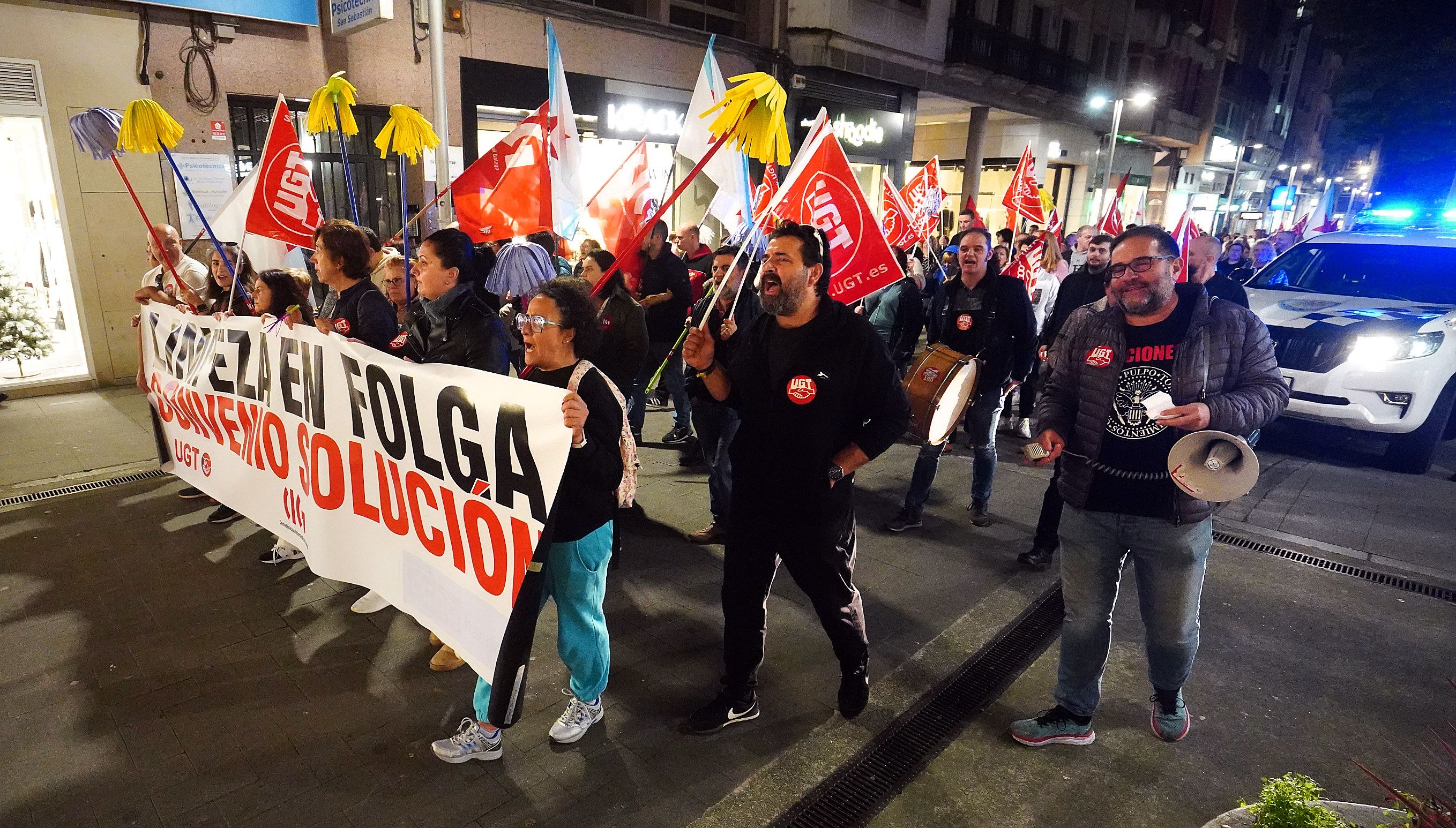 Manifestación del sector de limpieza de edificios en Pontevedra