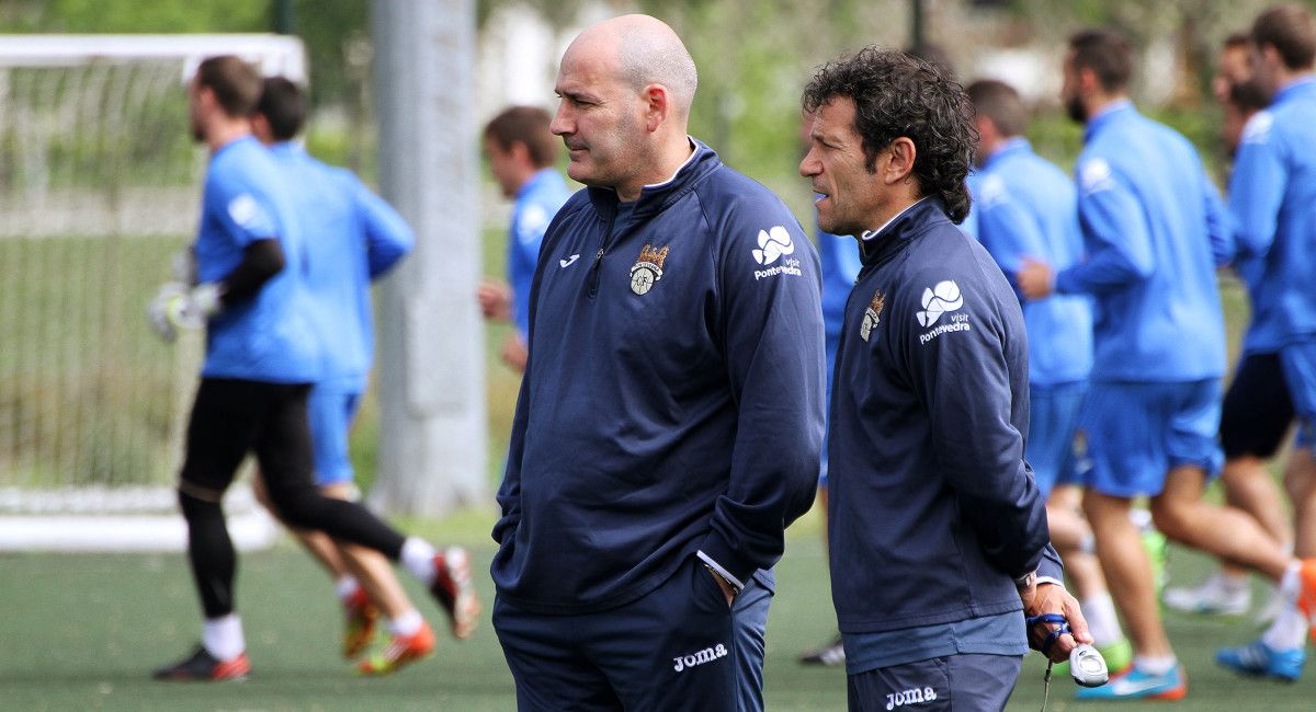 Pepe Rico y Luisito durante un entrenamiento del Pontevedra en A Xunqueira