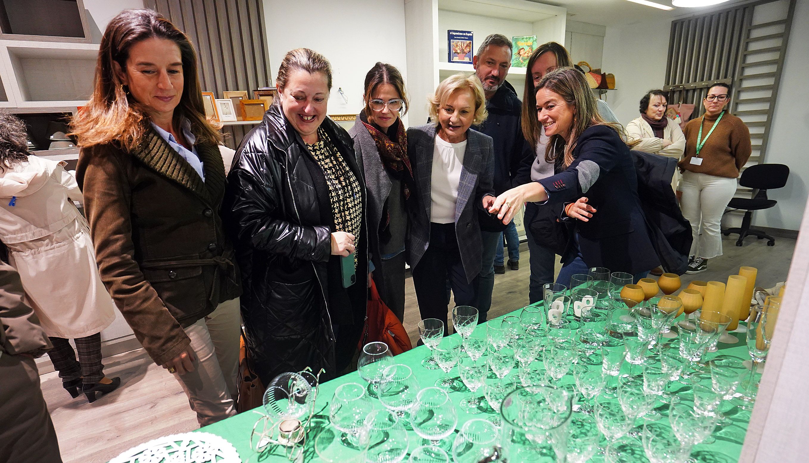 Inauguración do anciño solidario da Asociación Española Contra o Cancro