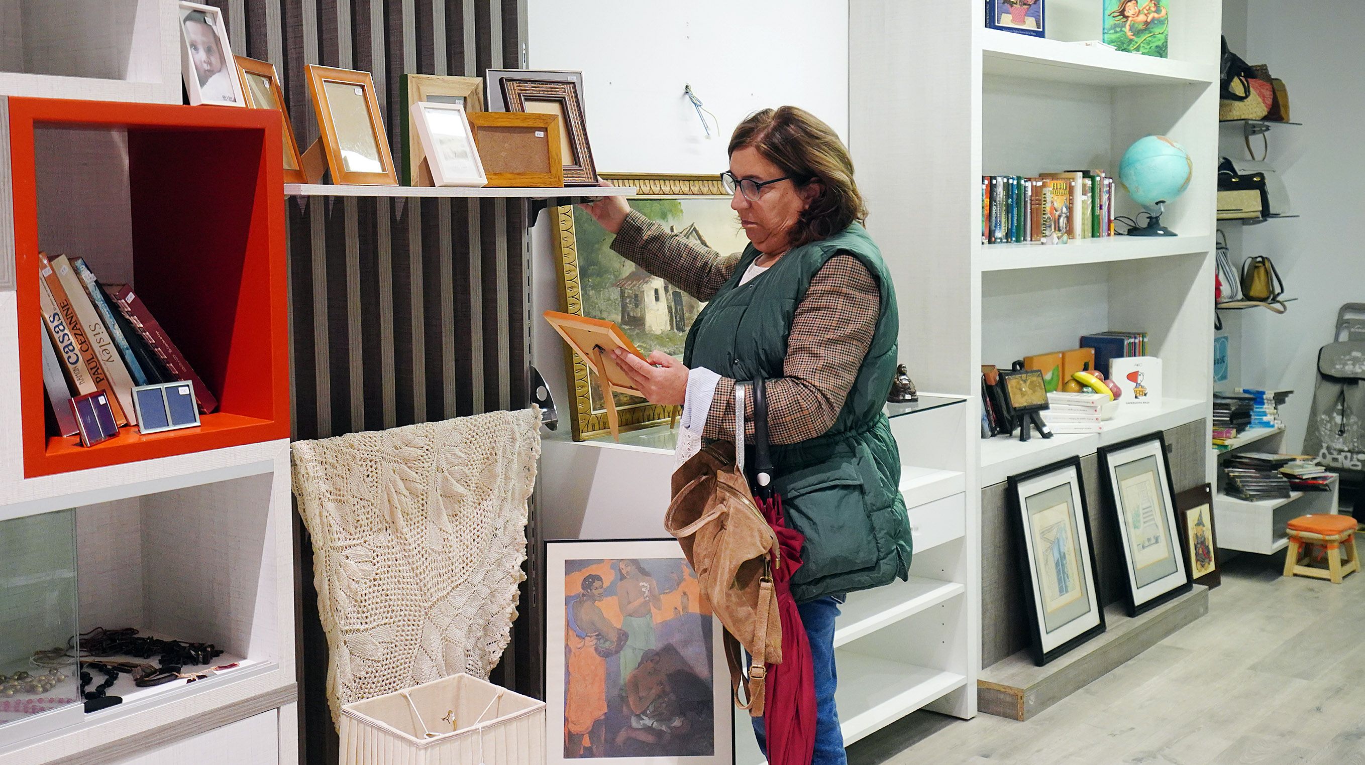 Inauguración do anciño solidario da Asociación Española Contra o Cancro