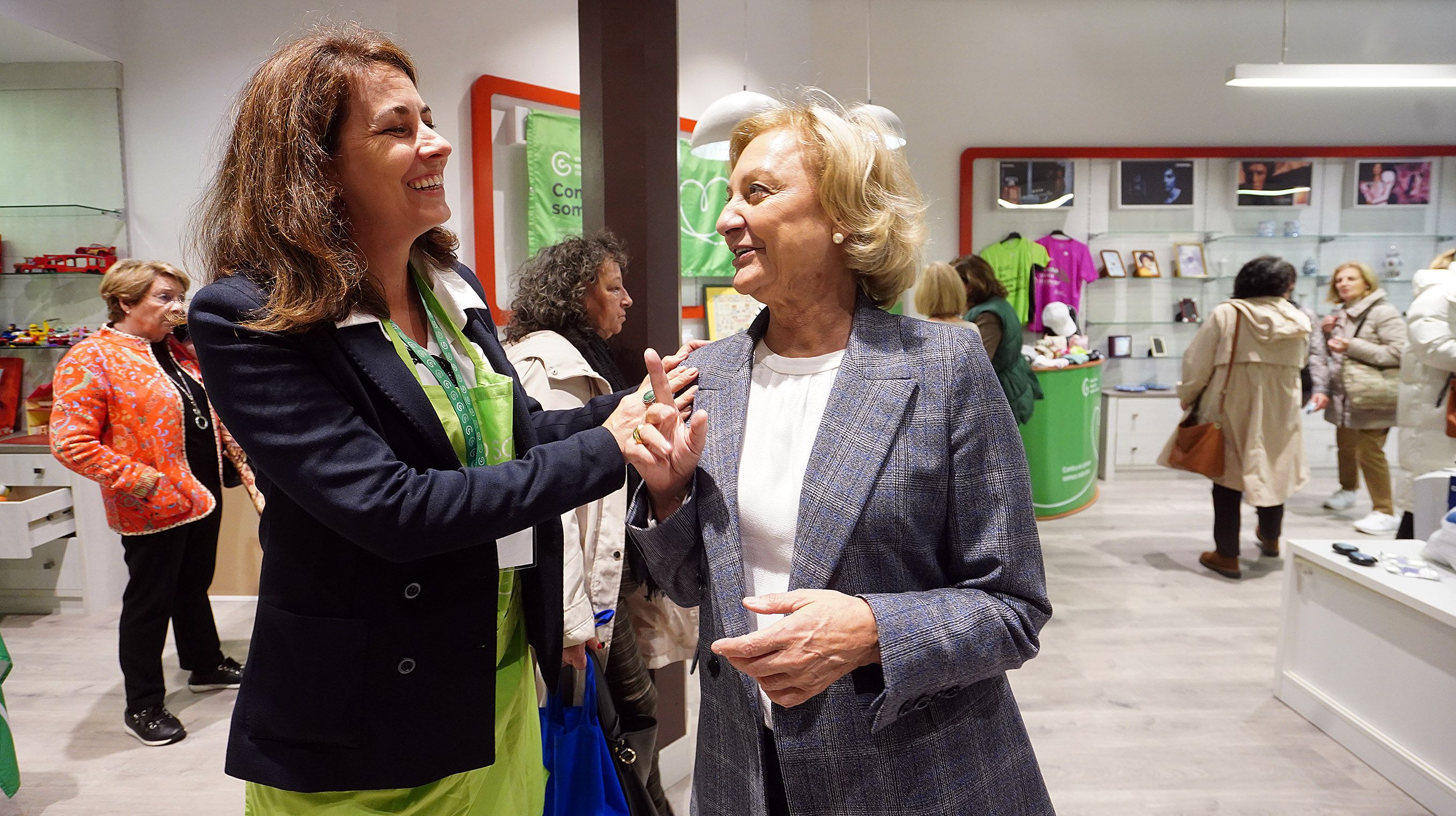 Inauguración do anciño solidario da Asociación Española Contra o Cancro