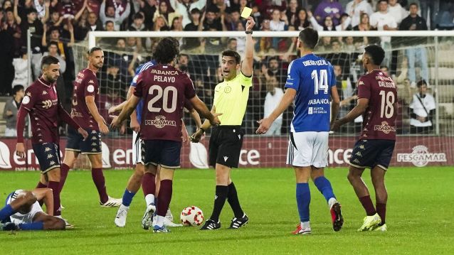 Xornada de liga entre Pontevedra e Bergantiños en Pasarón