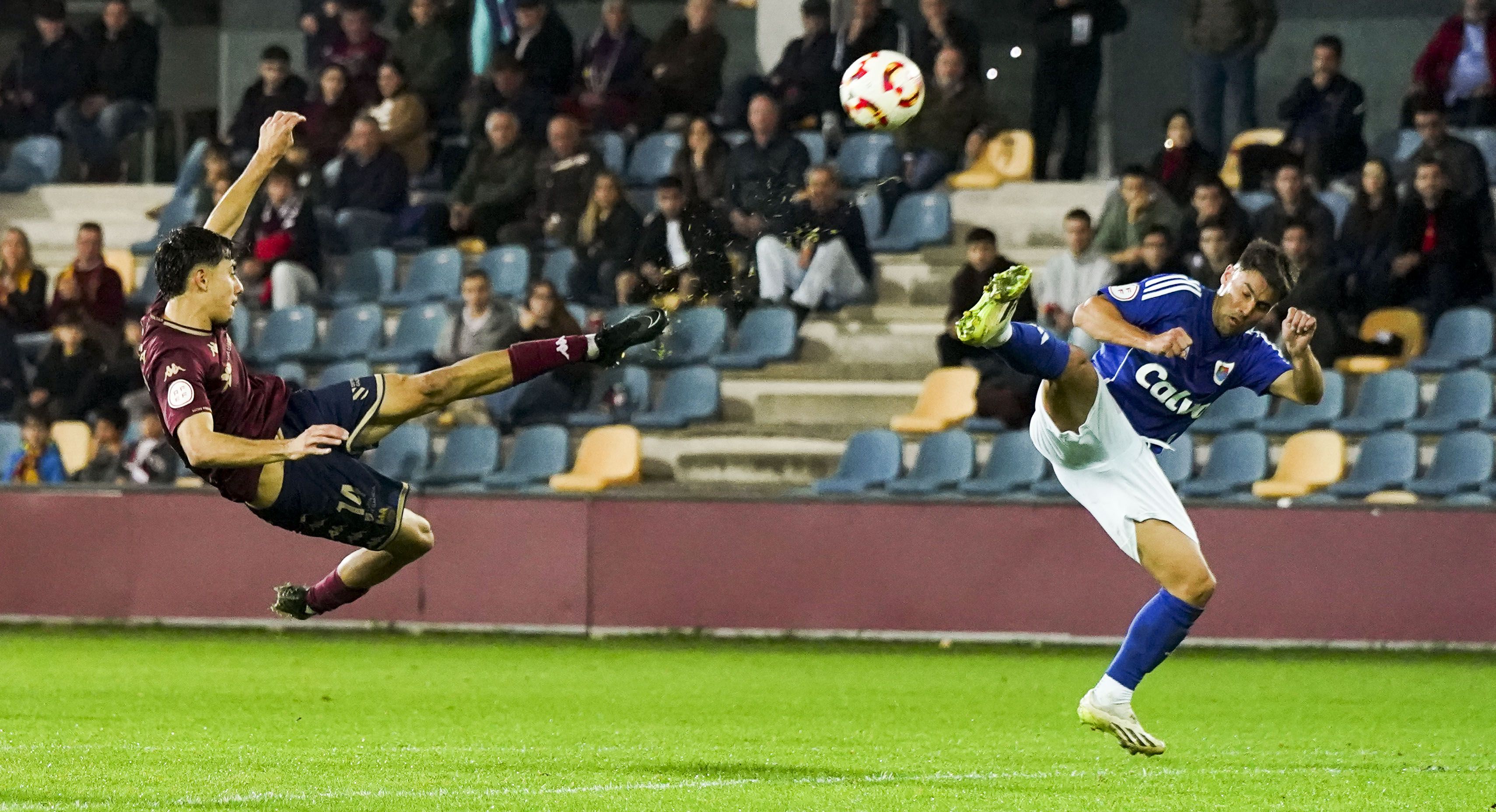 Xornada de liga entre Pontevedra e Bergantiños en Pasarón