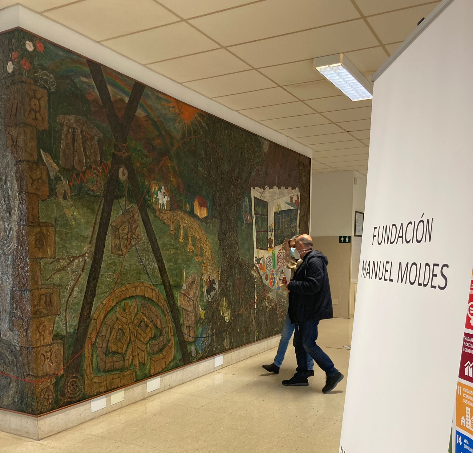 Mural de Manuel Moldes na UNED