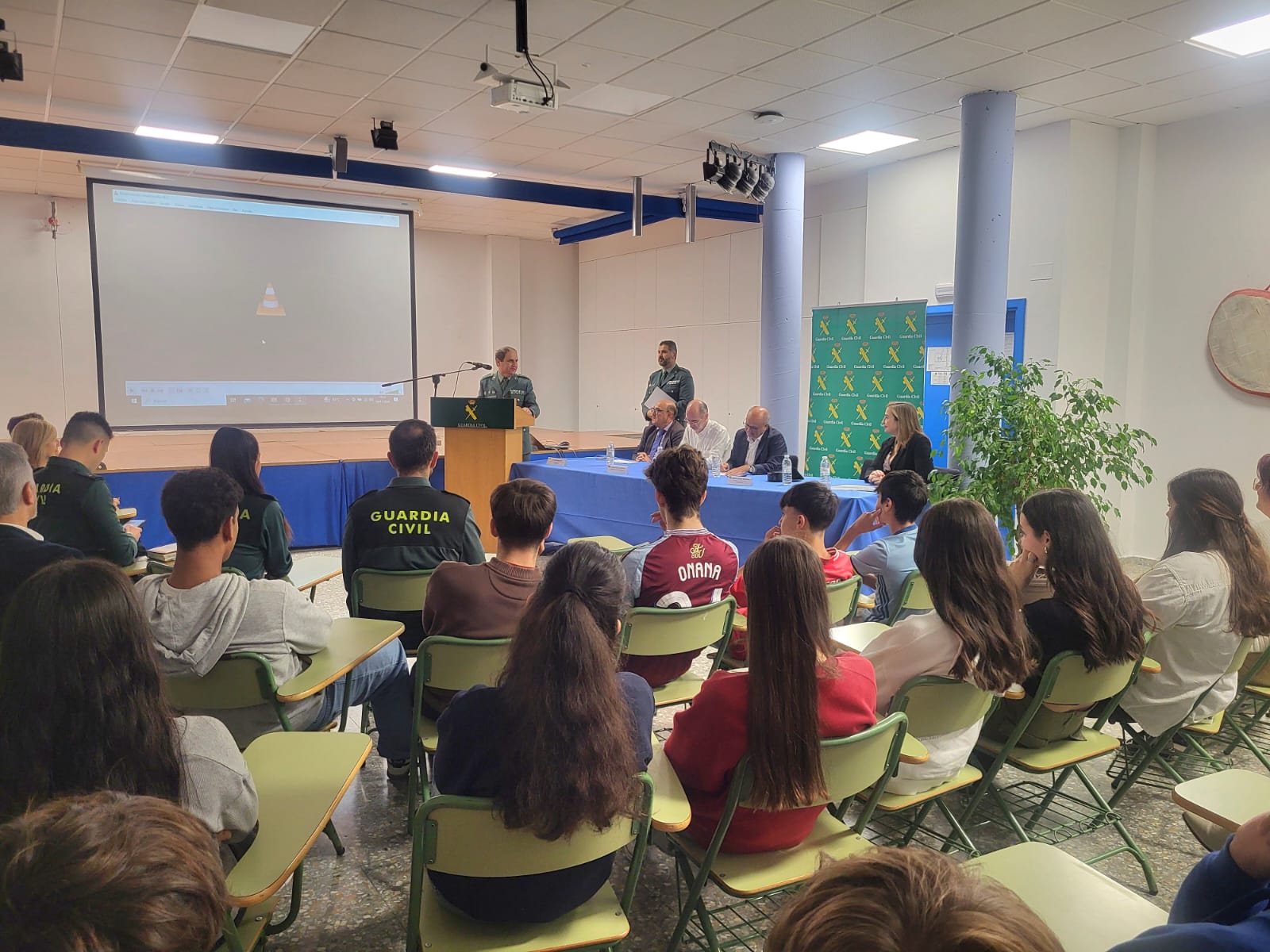 Presentación da Liga Nacional de Retos no Ciberespazo da Garda Civil en Baiona