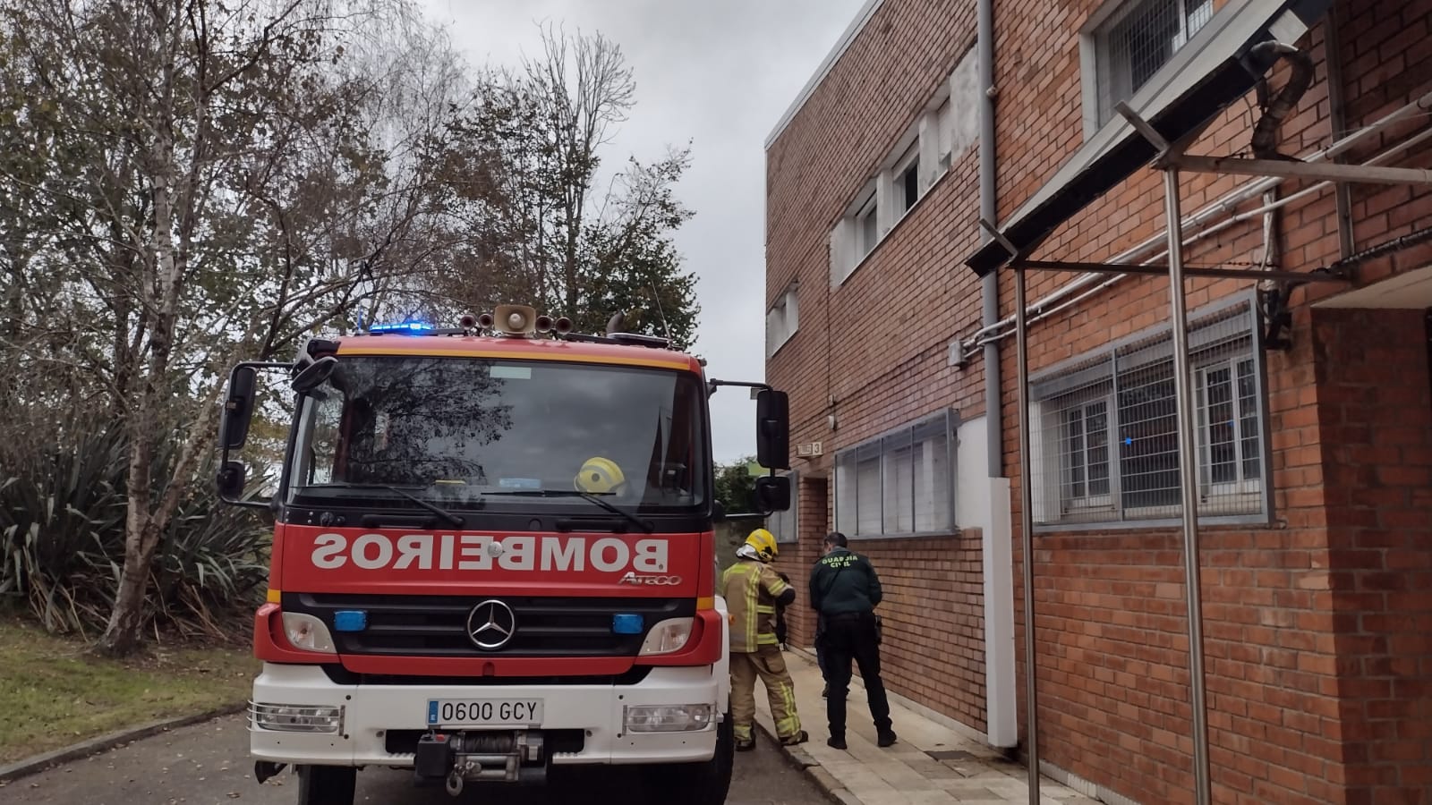 Os bombeiros acudiron ao IES de Vilalonga