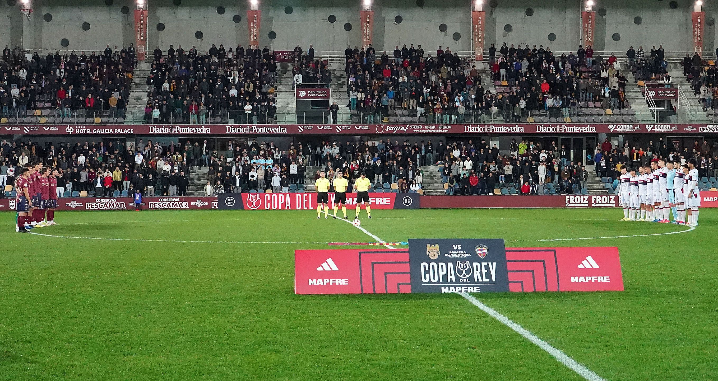 Partido de Copa do Rei entre Pontevedra e Levante en Pasarón