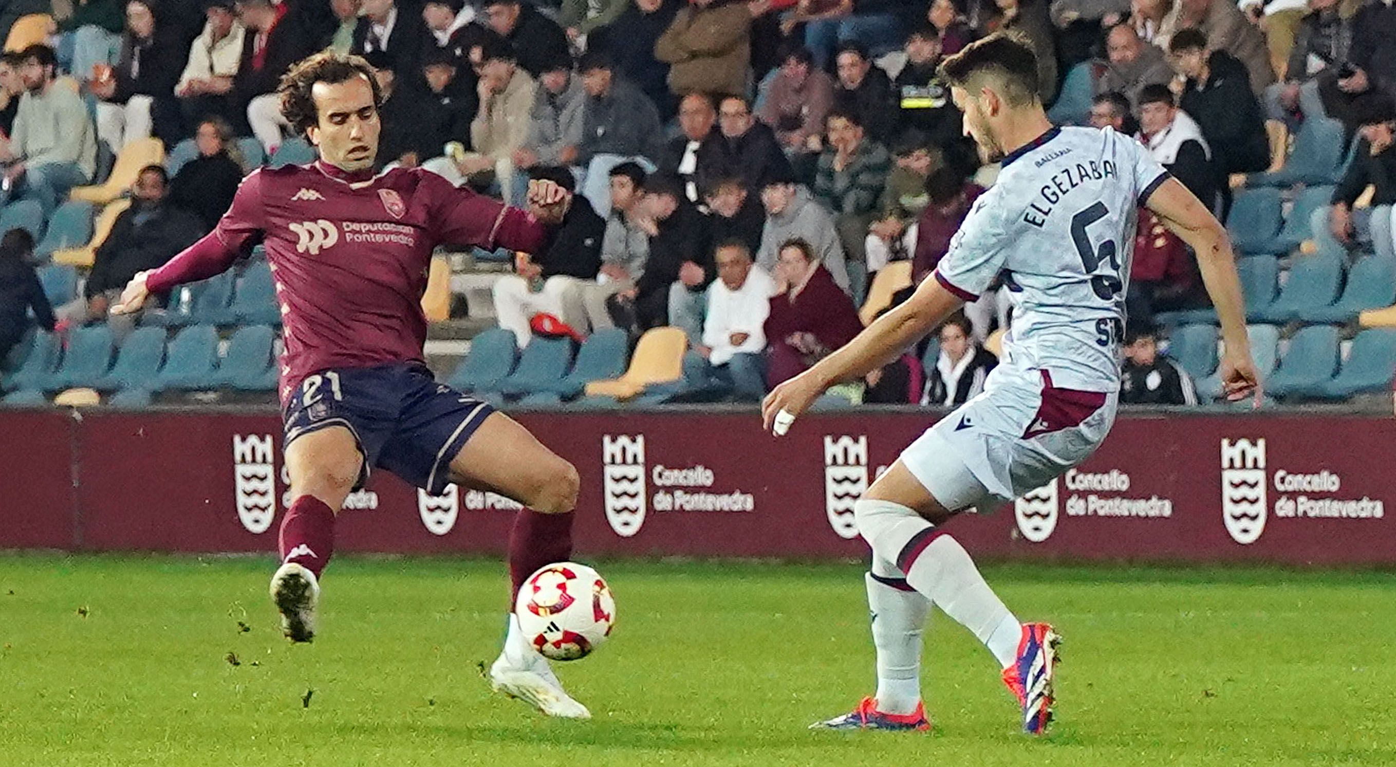 Partido de Copa do Rei entre Pontevedra e Levante en Pasarón