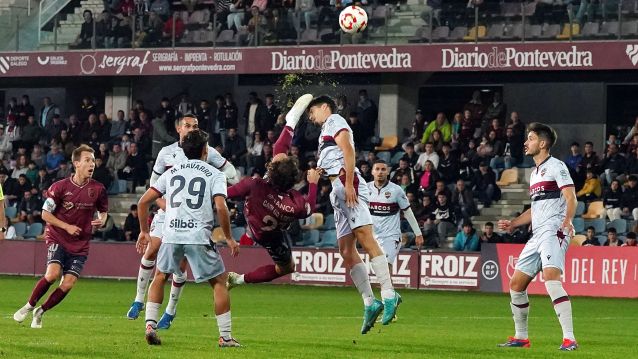 Partido de Copa do Rei entre Pontevedra e Levante en Pasarón