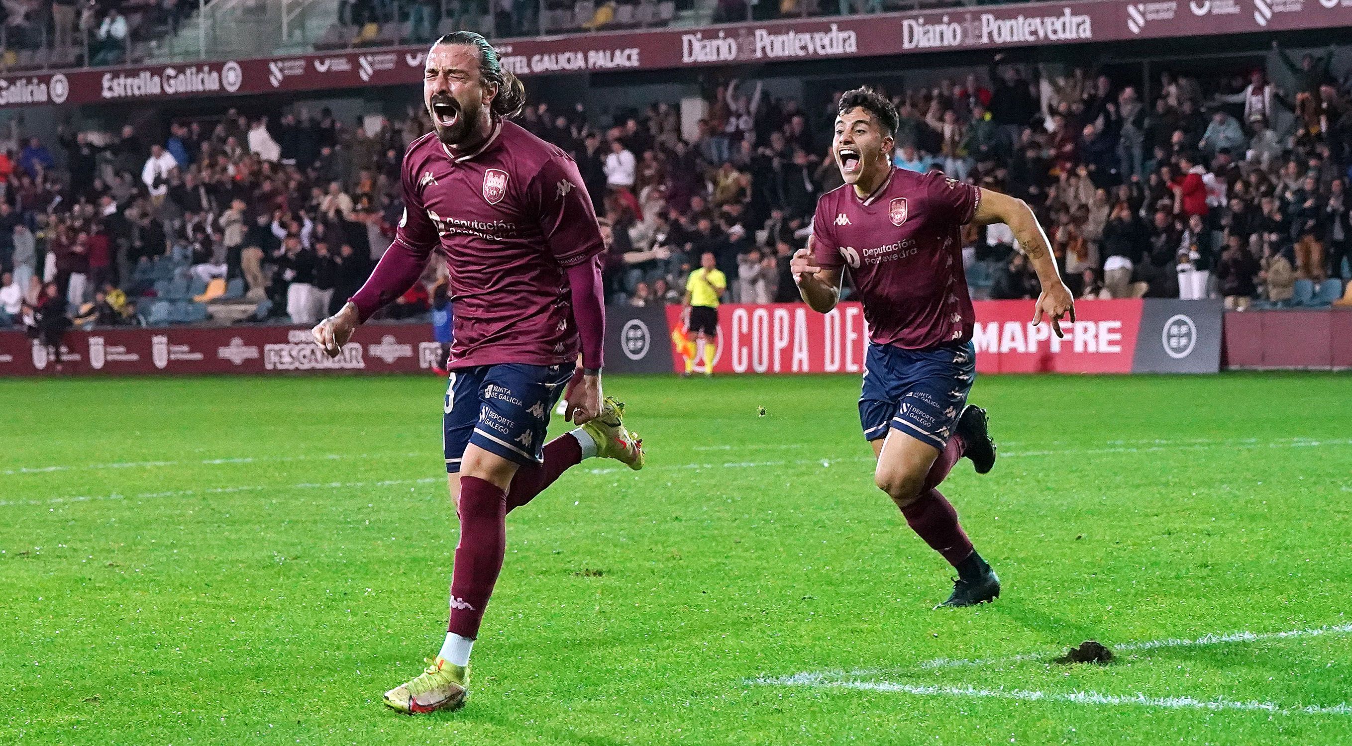 Partido de Copa do Rei entre Pontevedra e Levante en Pasarón