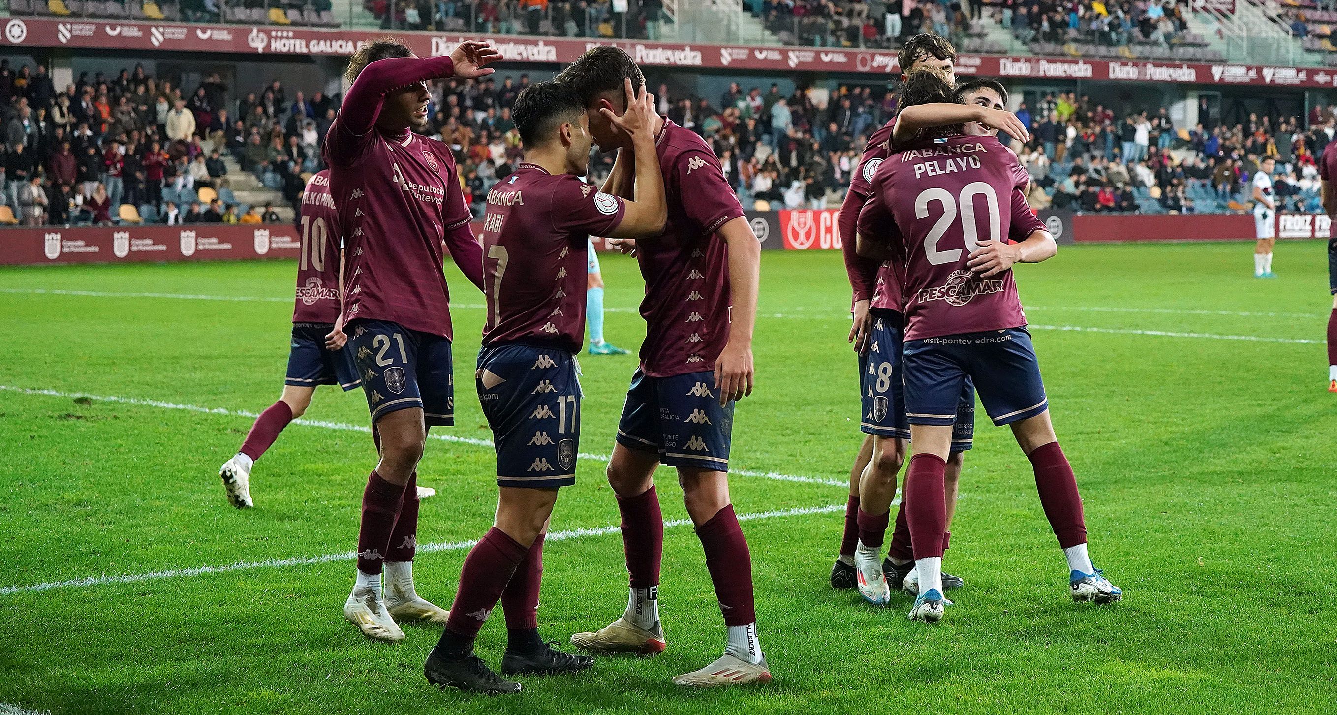 Partido de Copa do Rei entre Pontevedra e Levante en Pasarón