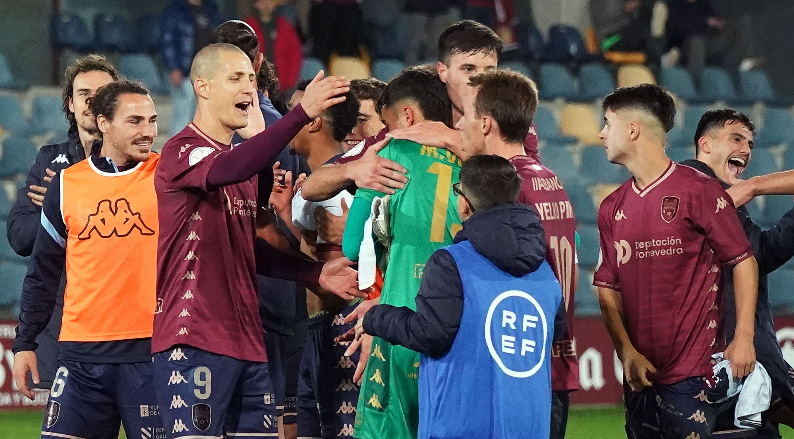 Partido de Copa do Rei entre Pontevedra e Levante en Pasarón