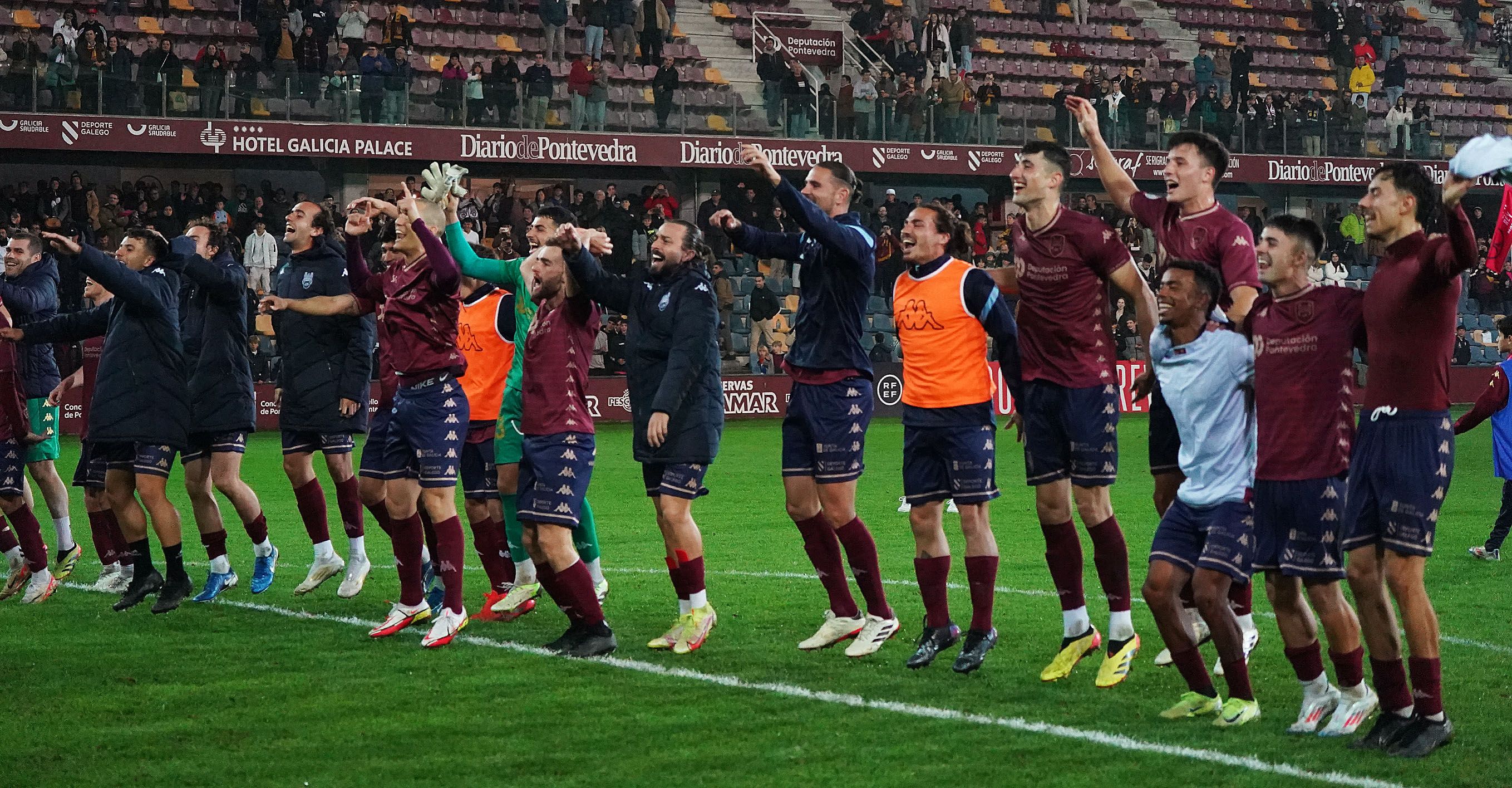 Partido de Copa do Rei entre Pontevedra e Levante en Pasarón