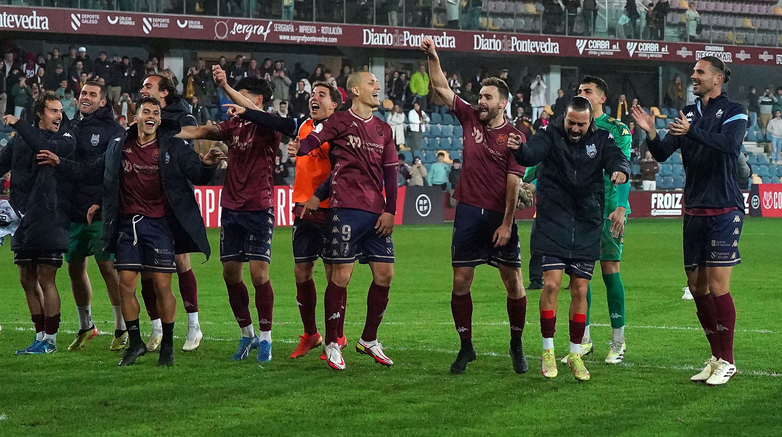 Partido de Copa do Rei entre Pontevedra e Levante en Pasarón