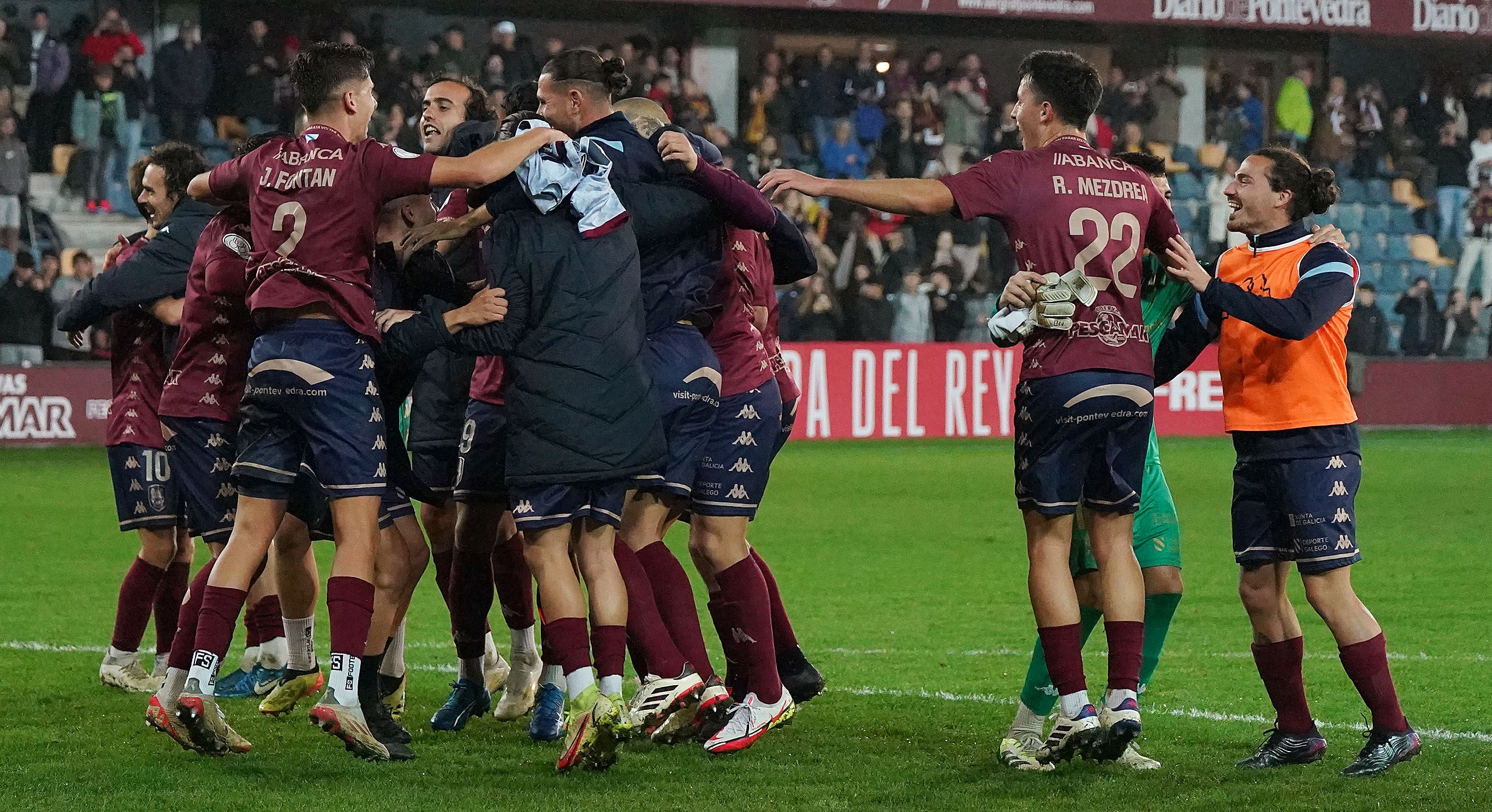 Partido de Copa do Rei entre Pontevedra e Levante en Pasarón