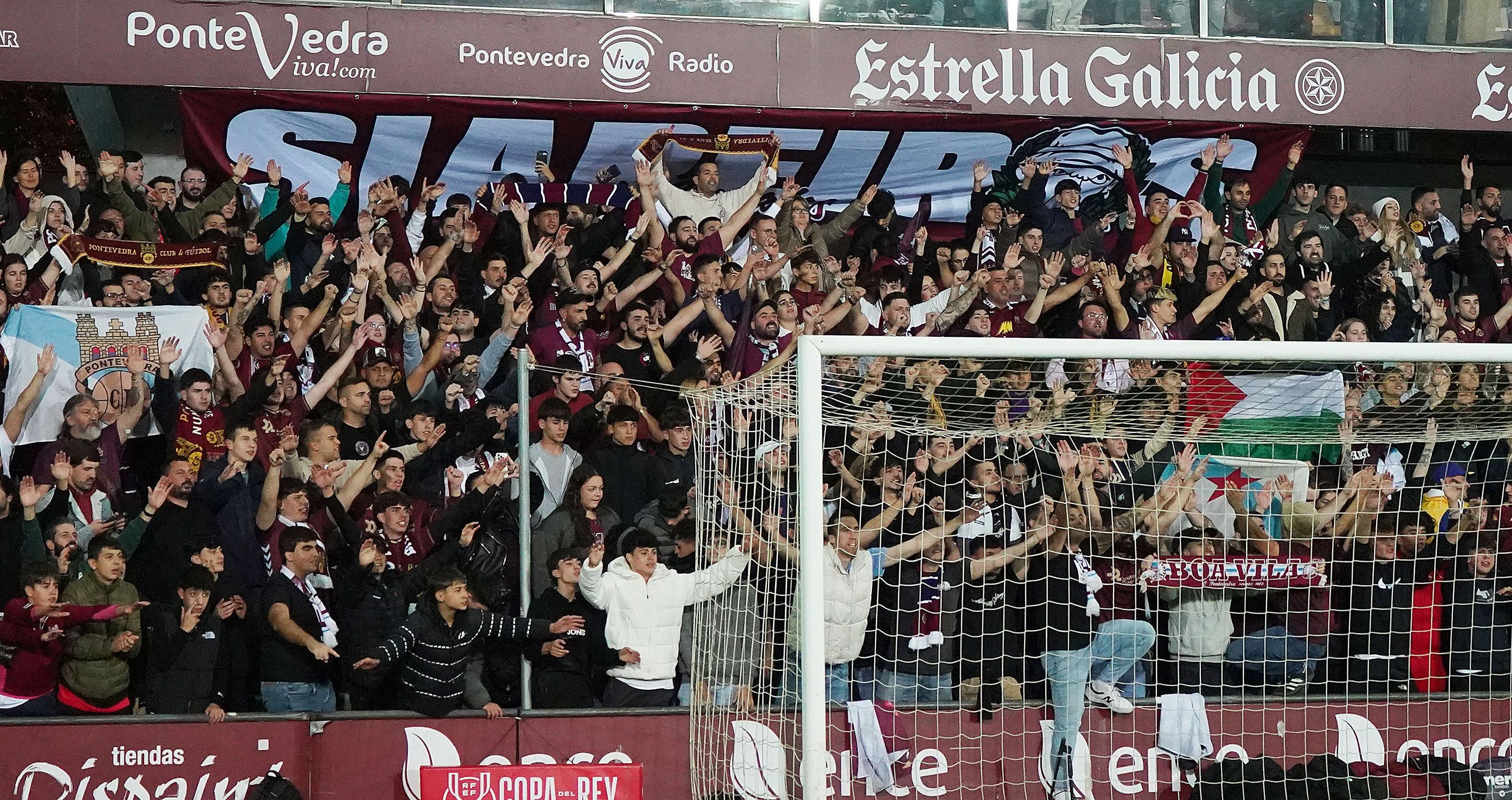 Partido de Copa do Rei entre Pontevedra e Levante en Pasarón