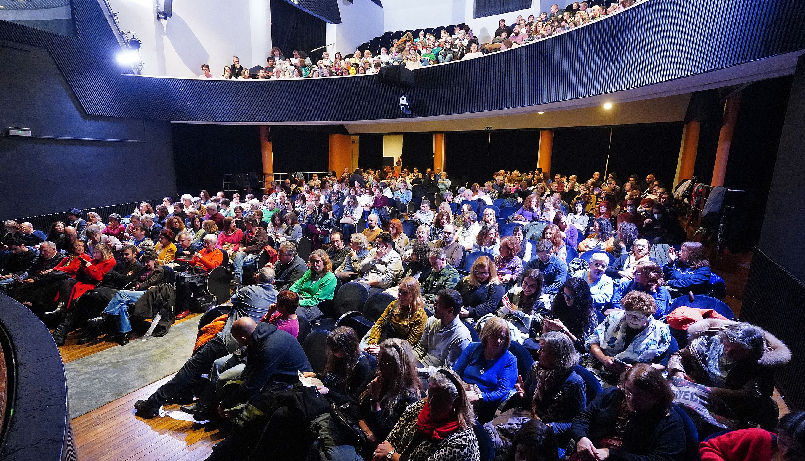 Representación de la obra "Entrega en man", de Contraproducións, en Ponteatro