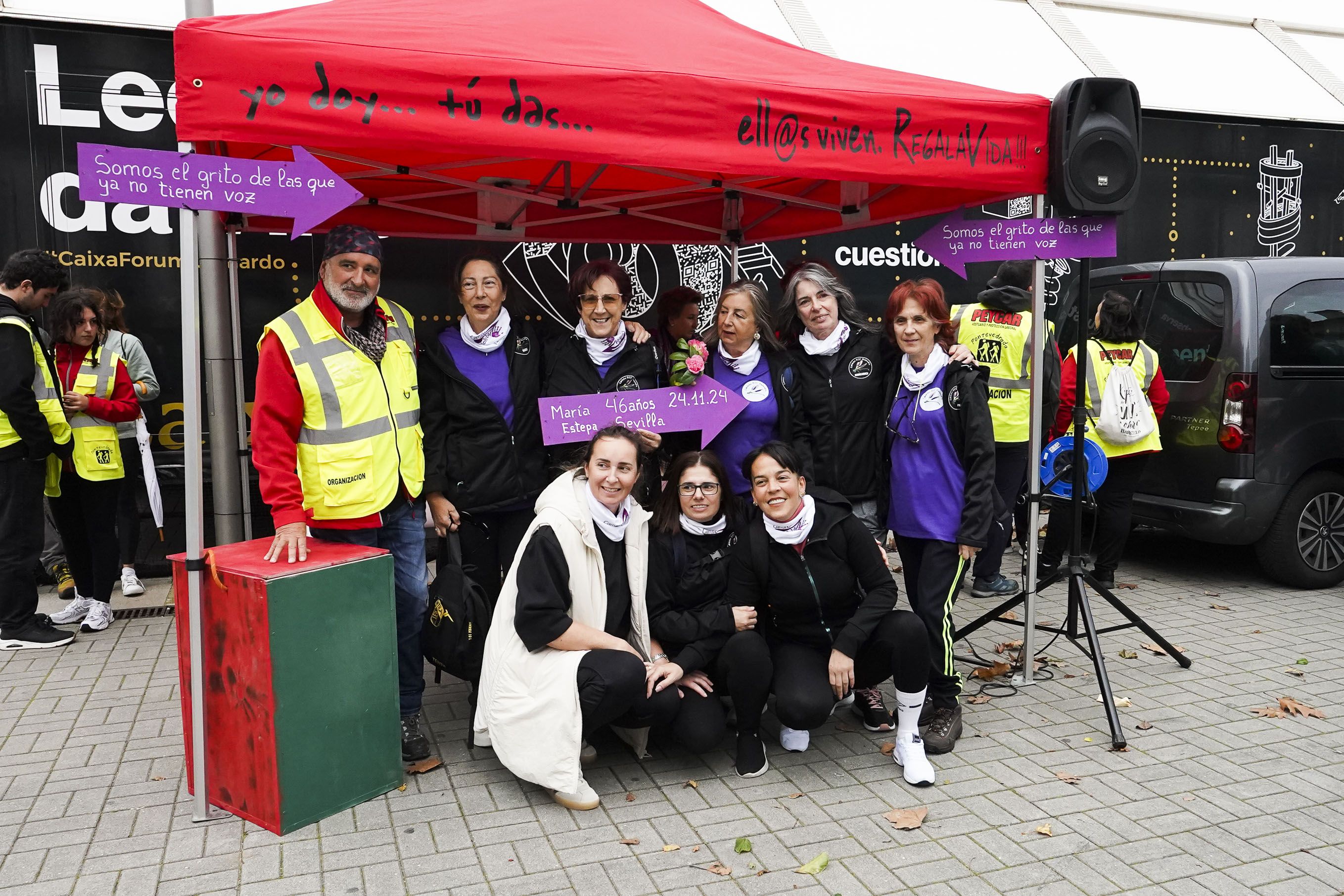 Camiño violeta contra a violencia machista en Pontevedra