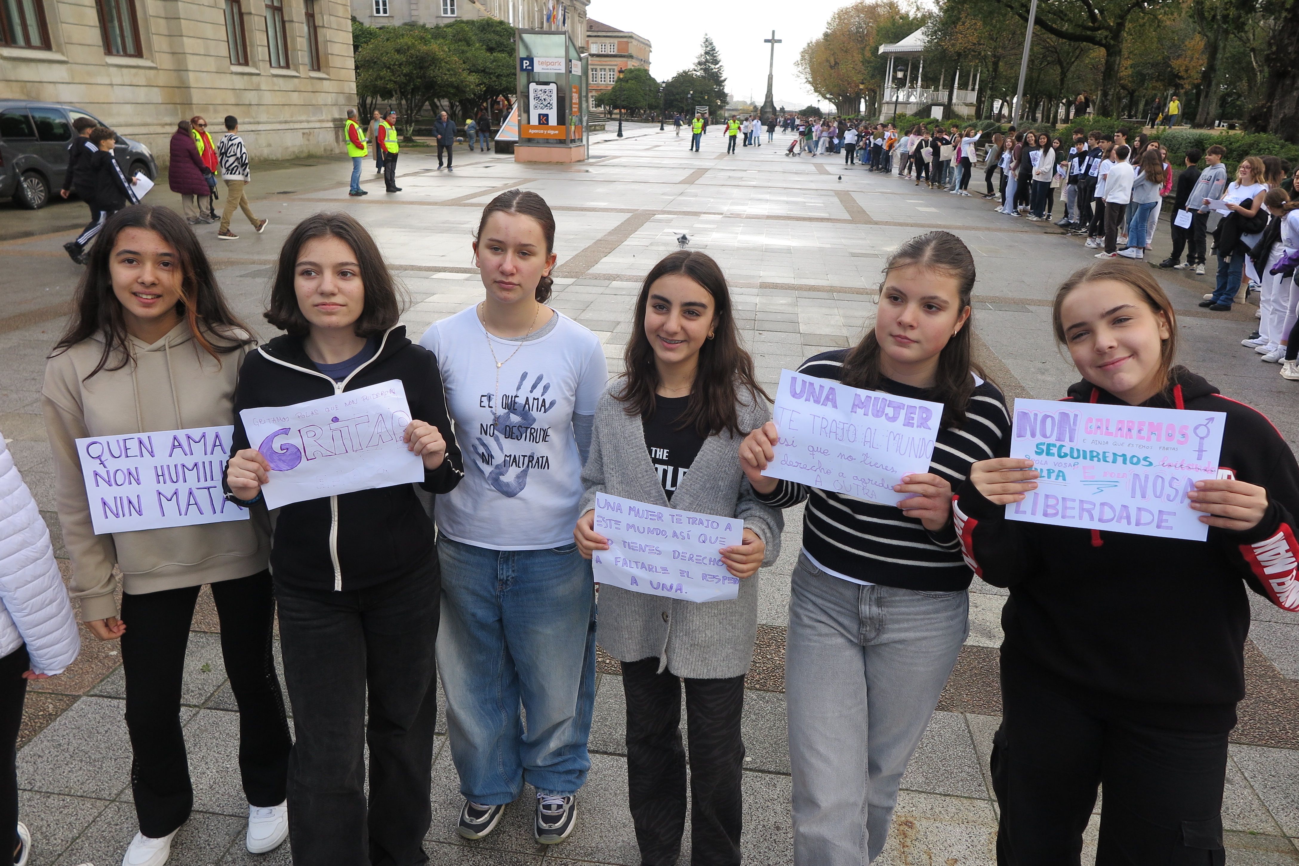 Acto polo 25N do alumnado do Valle Inclán e do Sánchez Cantón