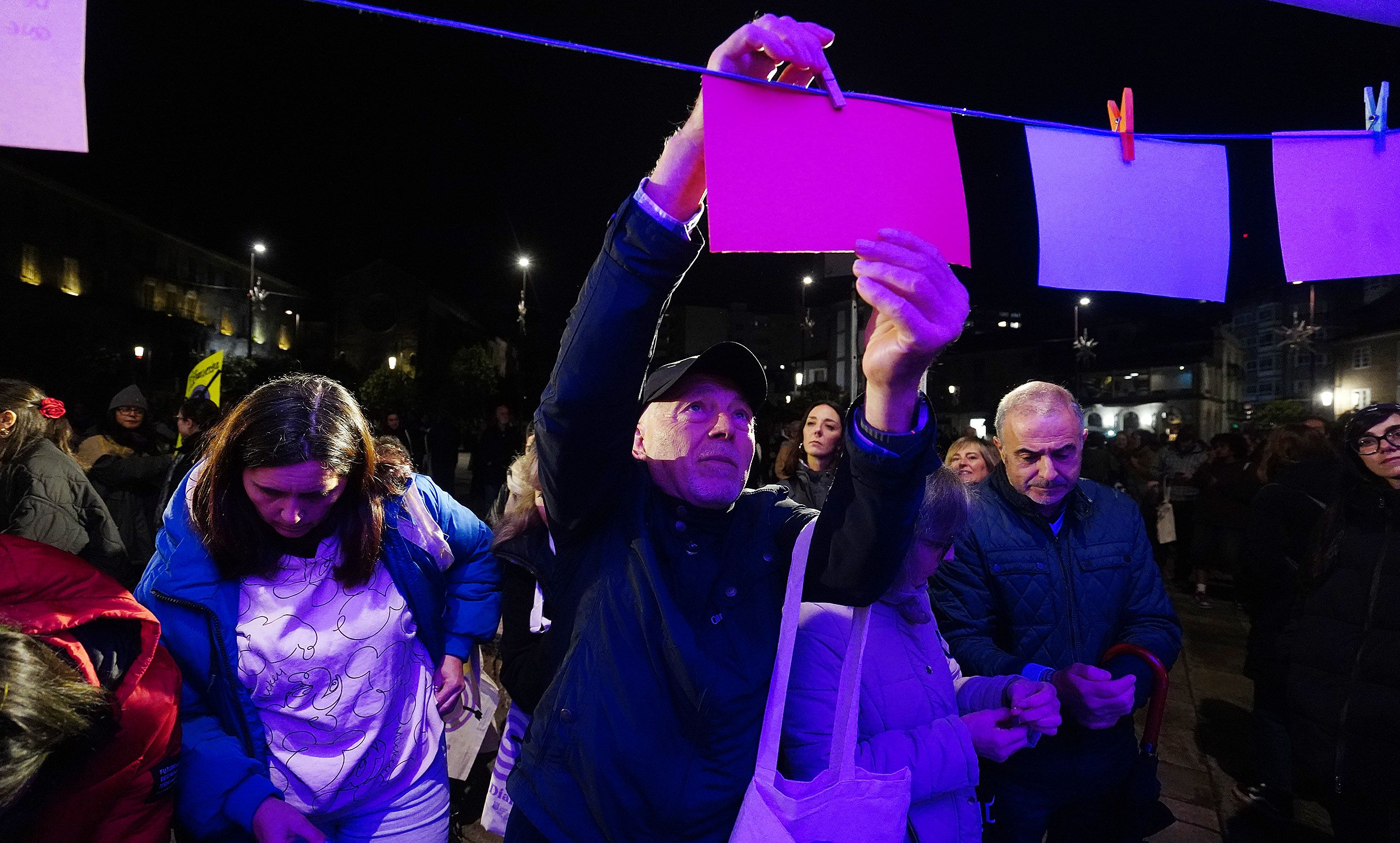 Manifestación central en Pontevedra polo 25N de 2024