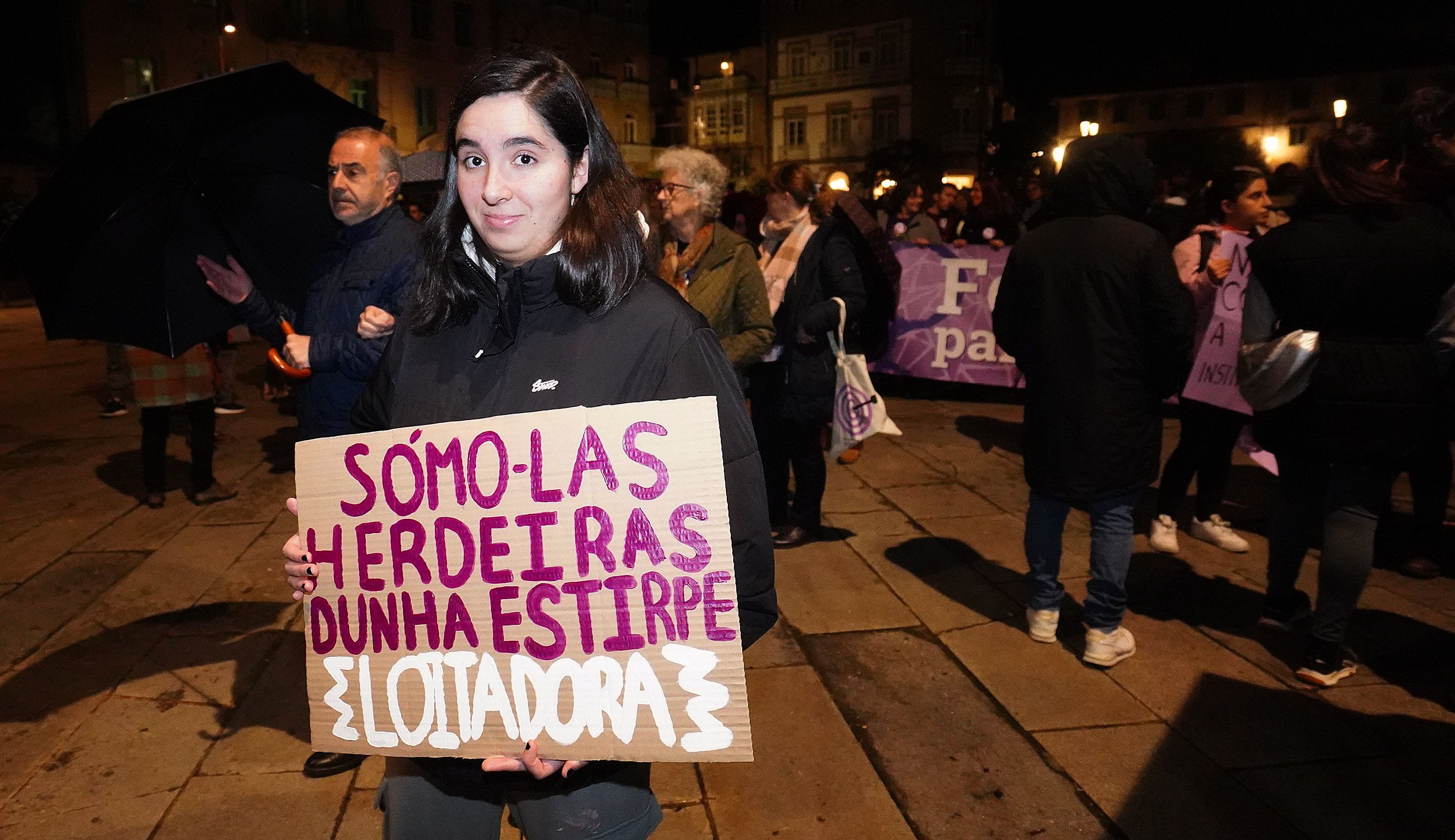 Manifestación central en Pontevedra polo 25N de 2024