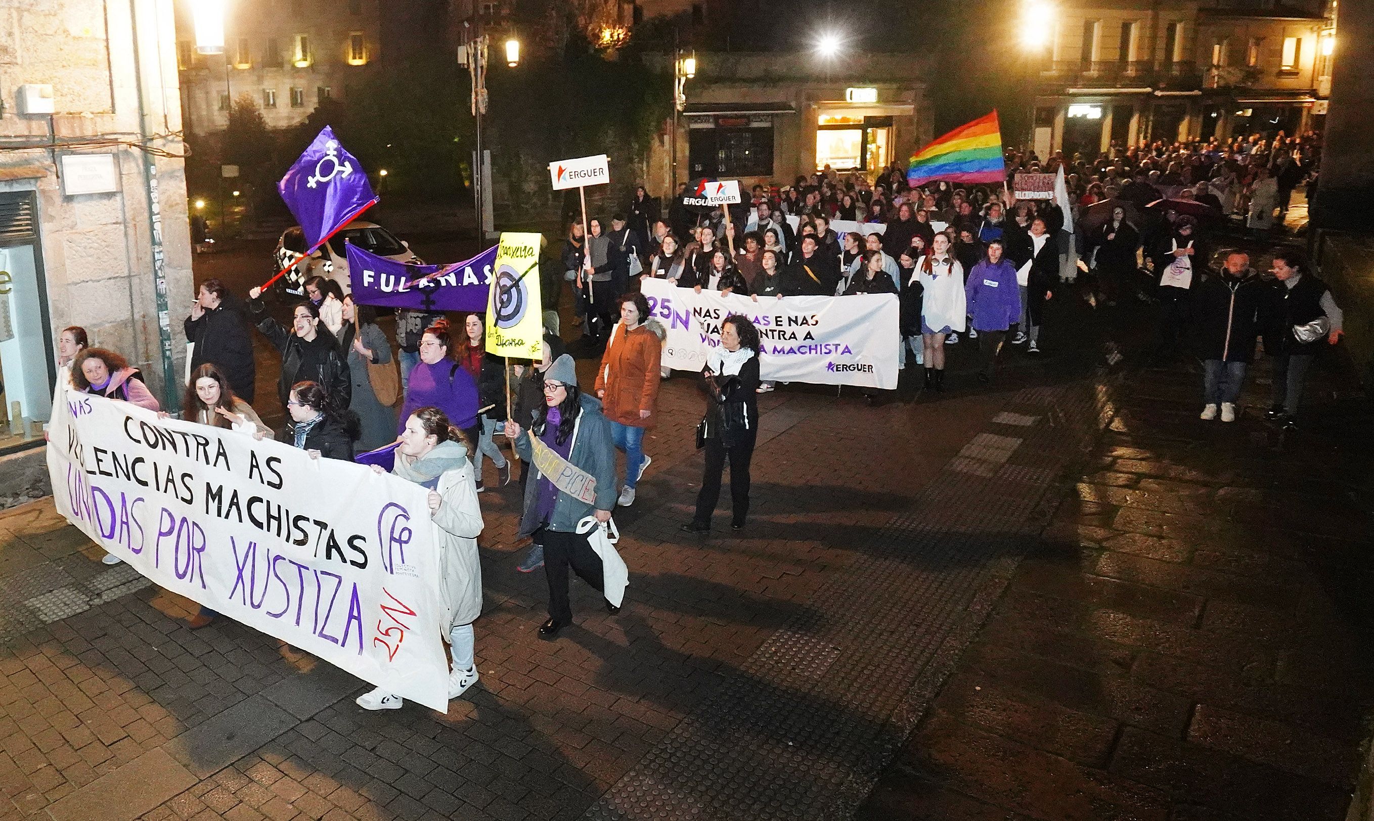 Manifestación central en Pontevedra polo 25N de 2024