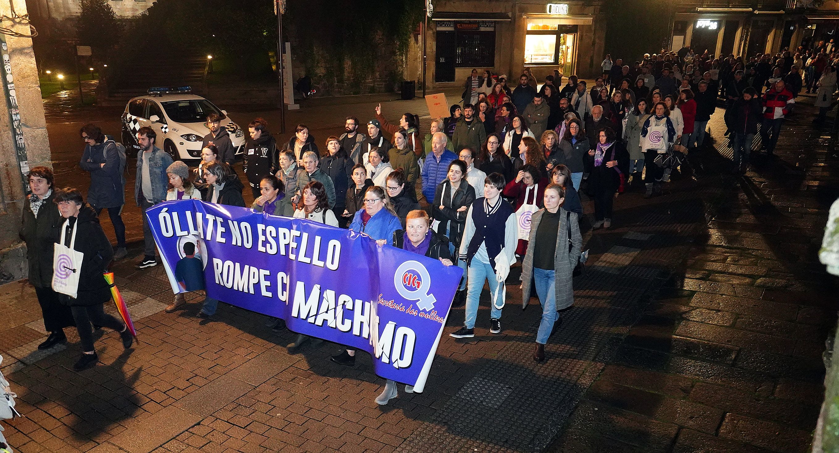 Manifestación central en Pontevedra polo 25N de 2024