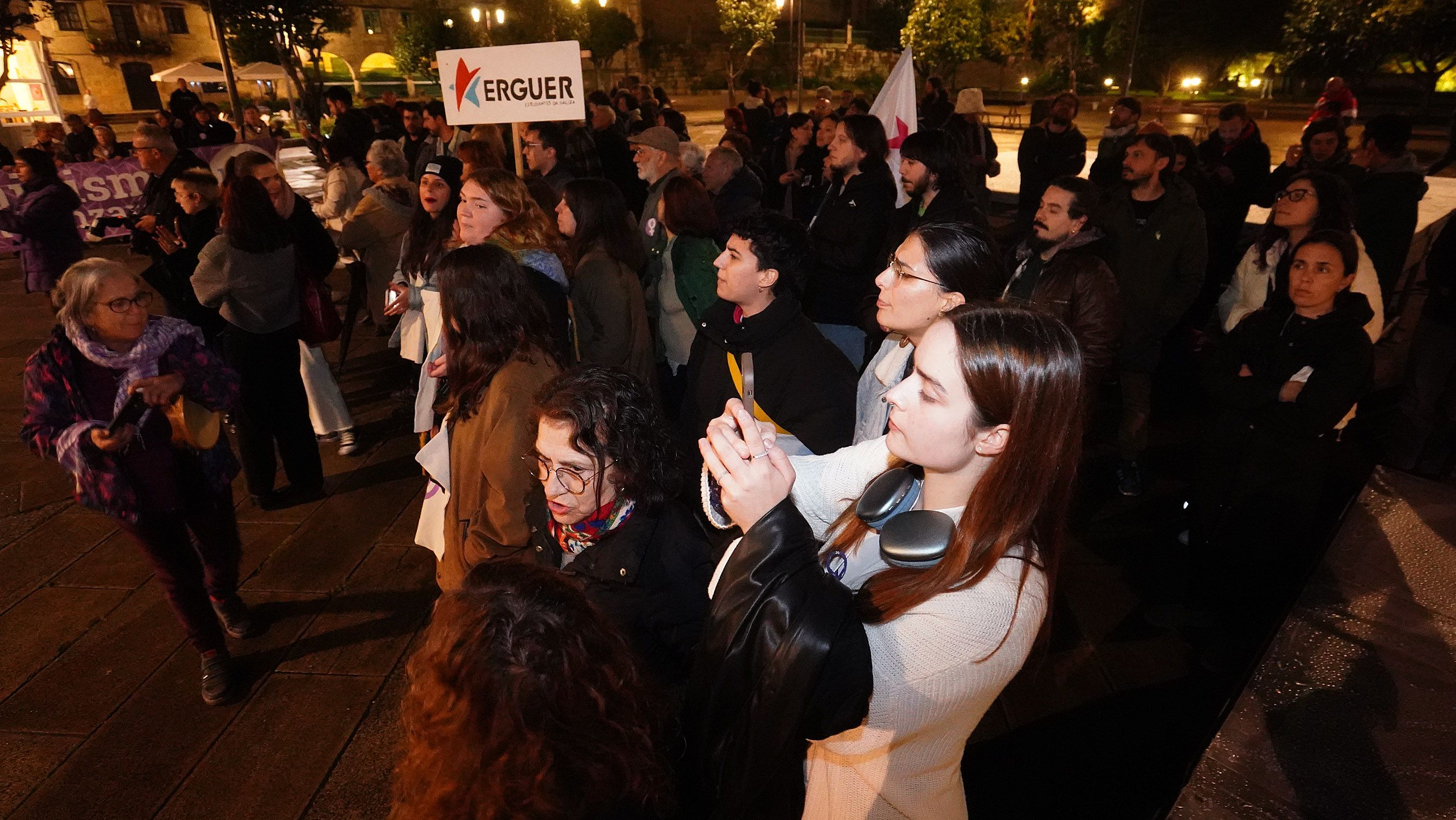 Manifestación central en Pontevedra polo 25N de 2024