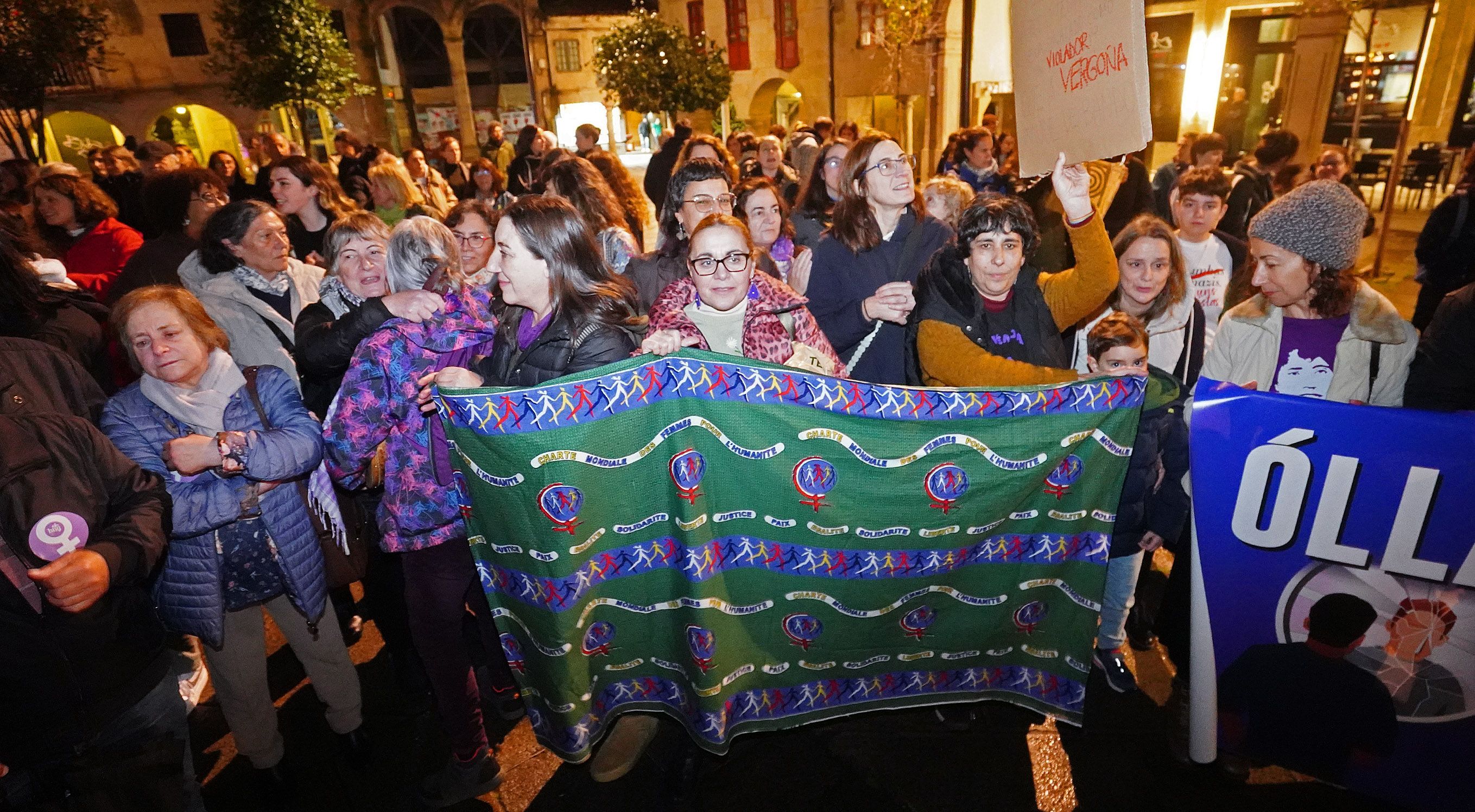 Manifestación central en Pontevedra polo 25N de 2024