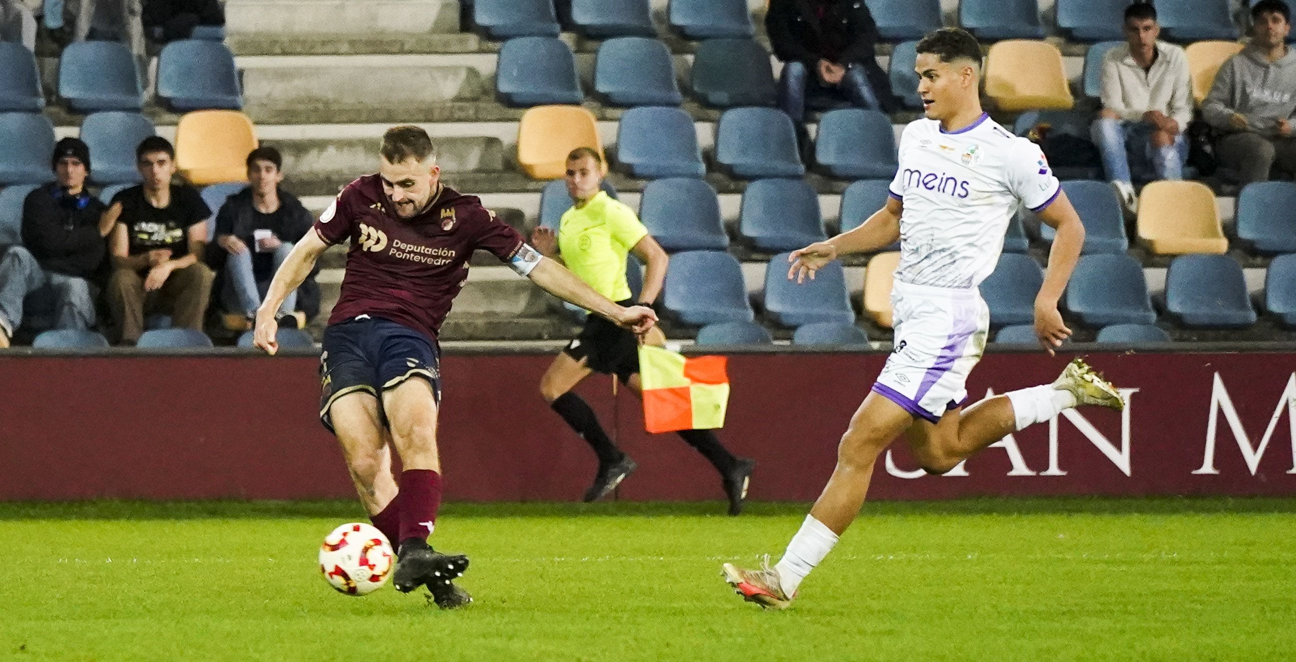 Partido entre Pontevedra CF y Salamanca CF UDS en Pasarón