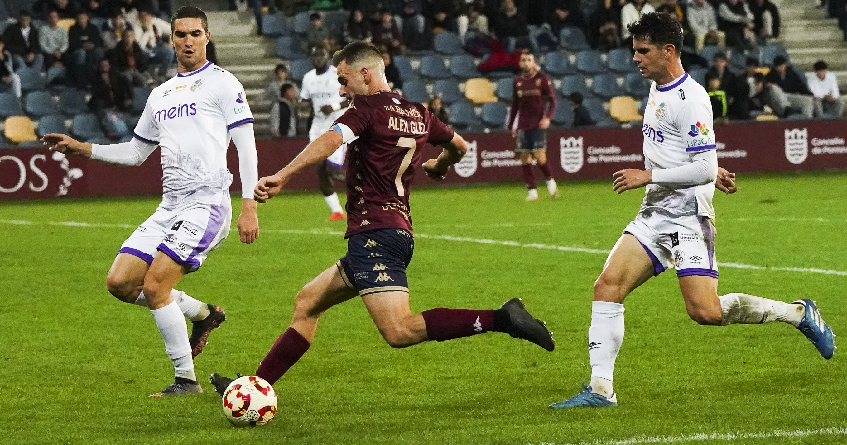 Partido entre Pontevedra CF y Salamanca CF UDS en Pasarón