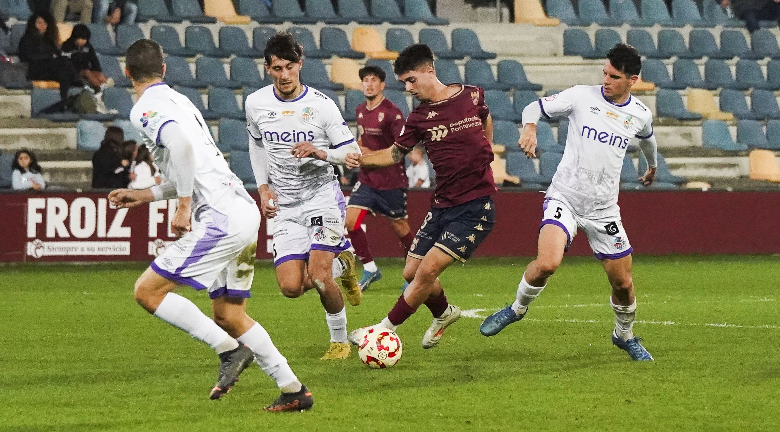 Partido entre Pontevedra CF y Salamanca CF UDS en Pasarón