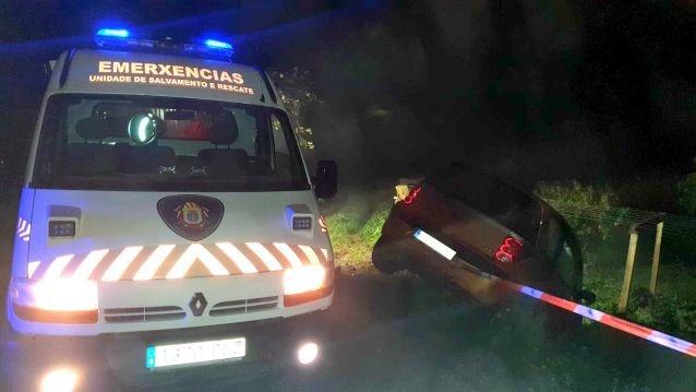 O servizo de Emerxencias acudindo ao lugar do accidente