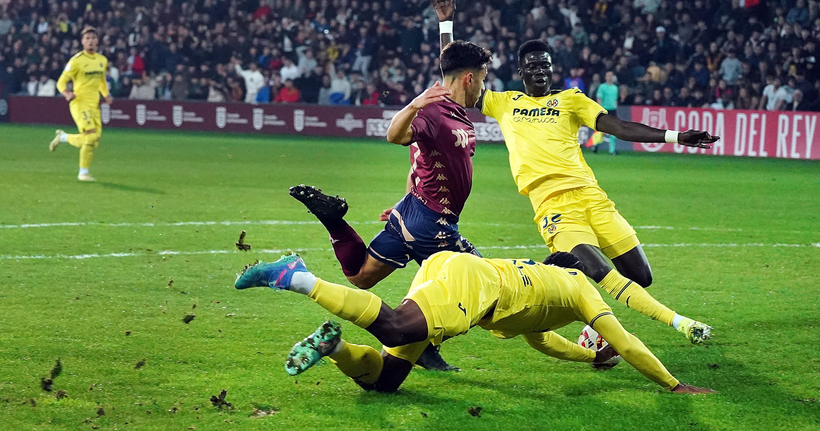 Partido de Copa entre Pontevedra e Villarreal en Pasarón