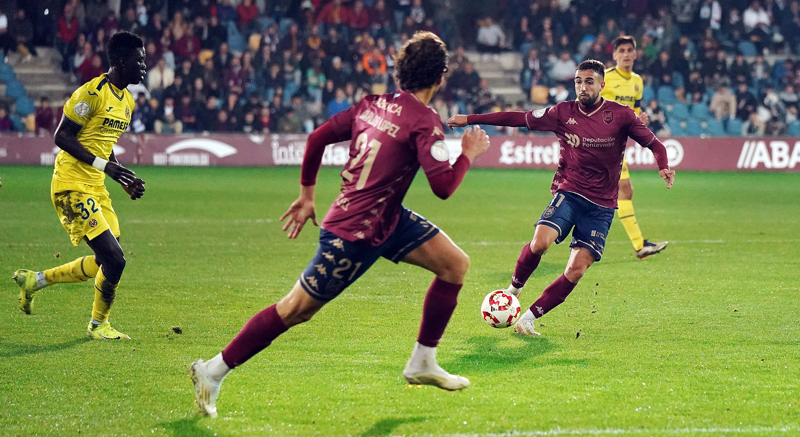 Partido de Copa entre Pontevedra e Villarreal en Pasarón