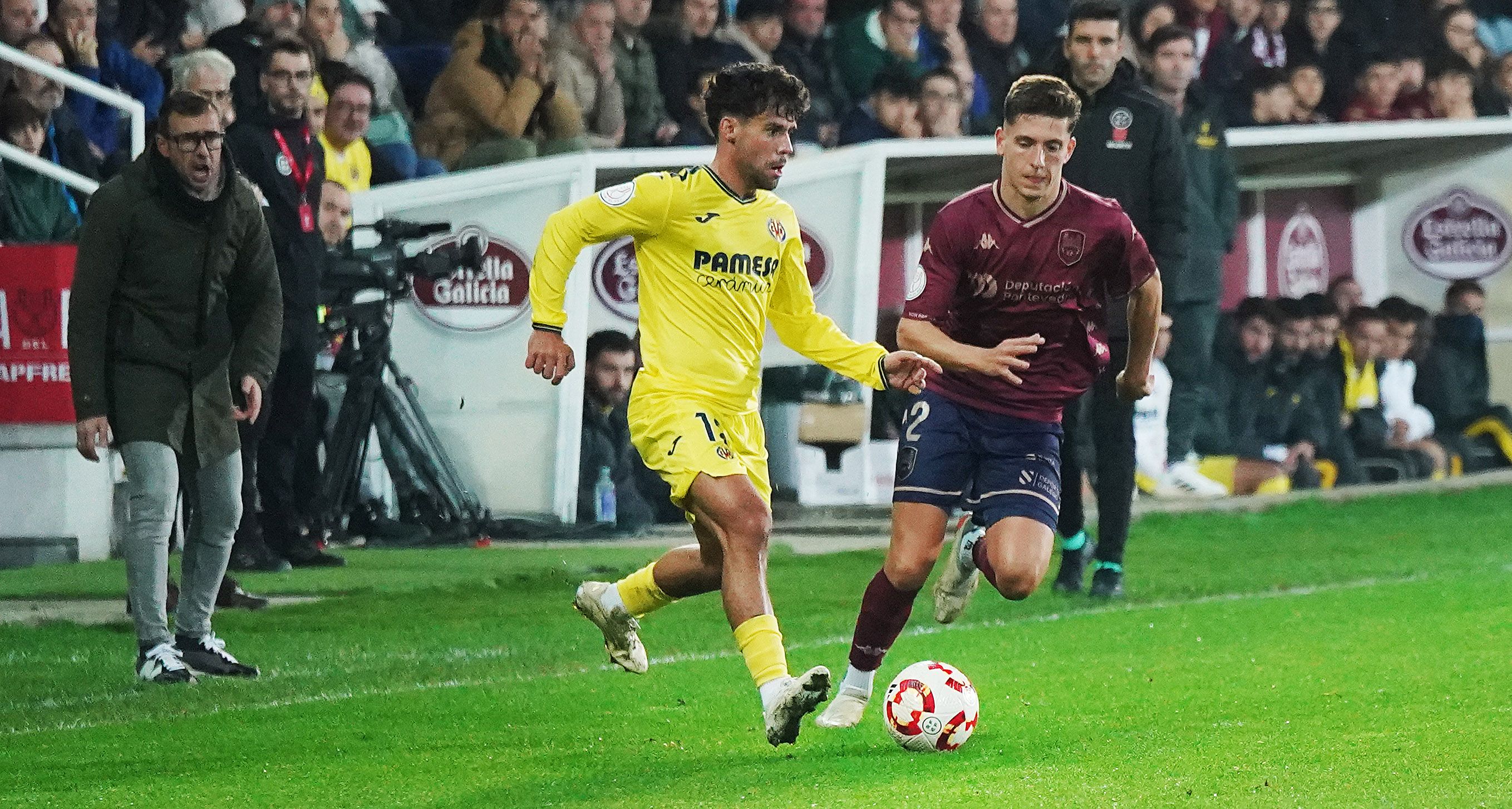 Partido de Copa entre Pontevedra e Villarreal en Pasarón