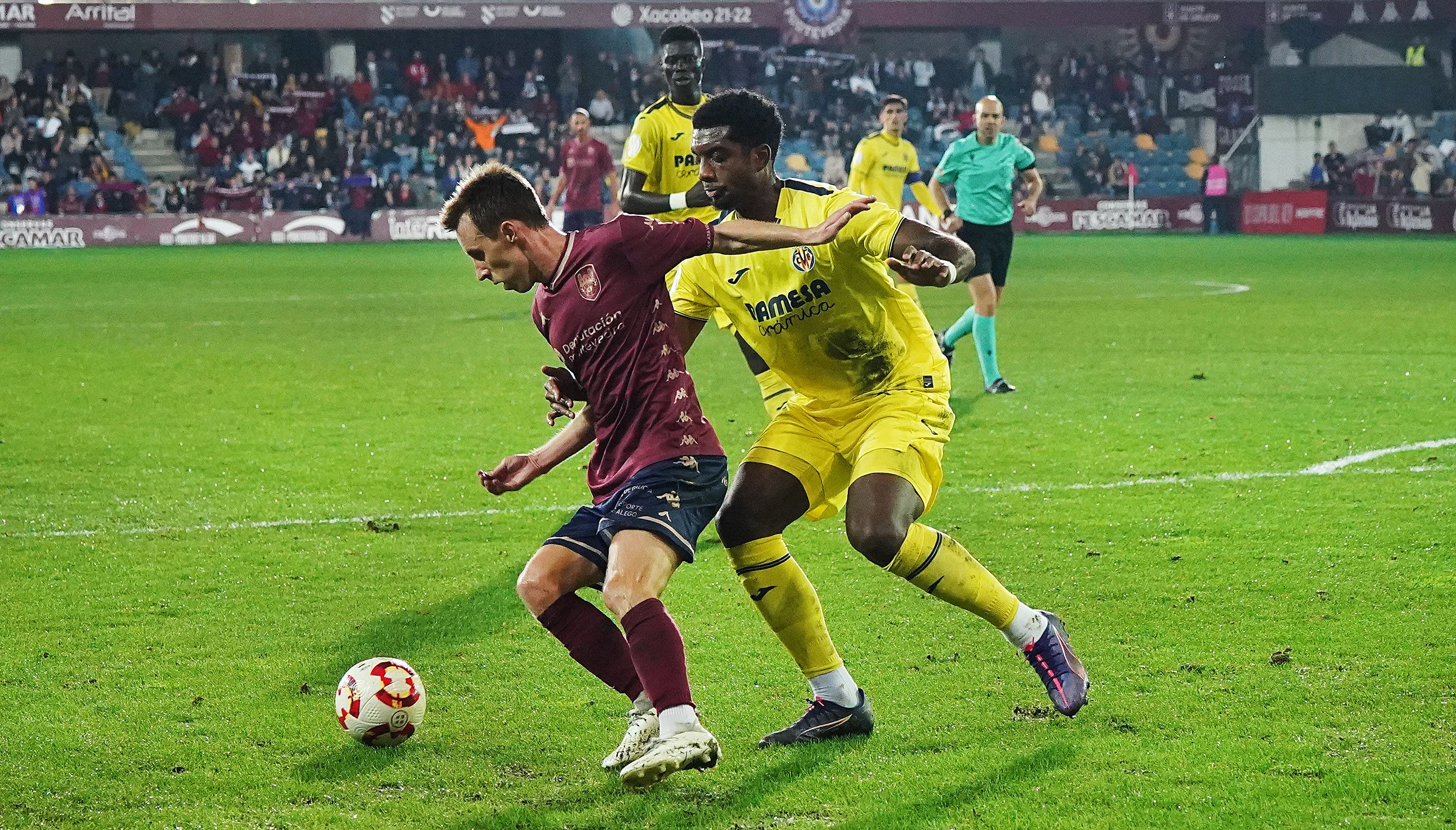 Partido de Copa entre Pontevedra e Villarreal en Pasarón