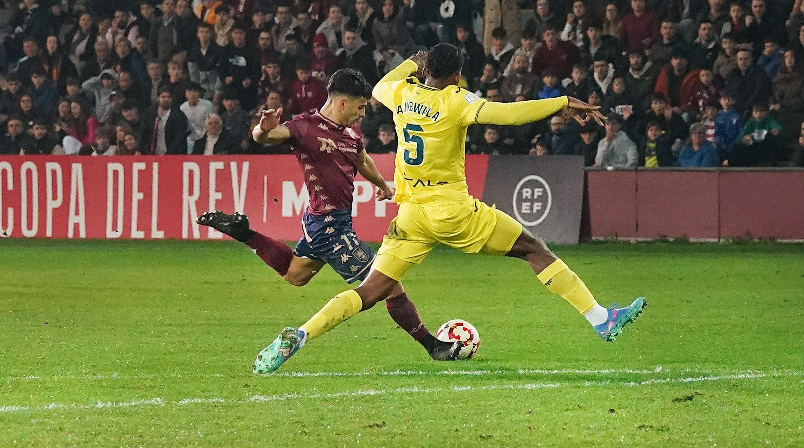 Partido de Copa entre Pontevedra e Villarreal en Pasarón