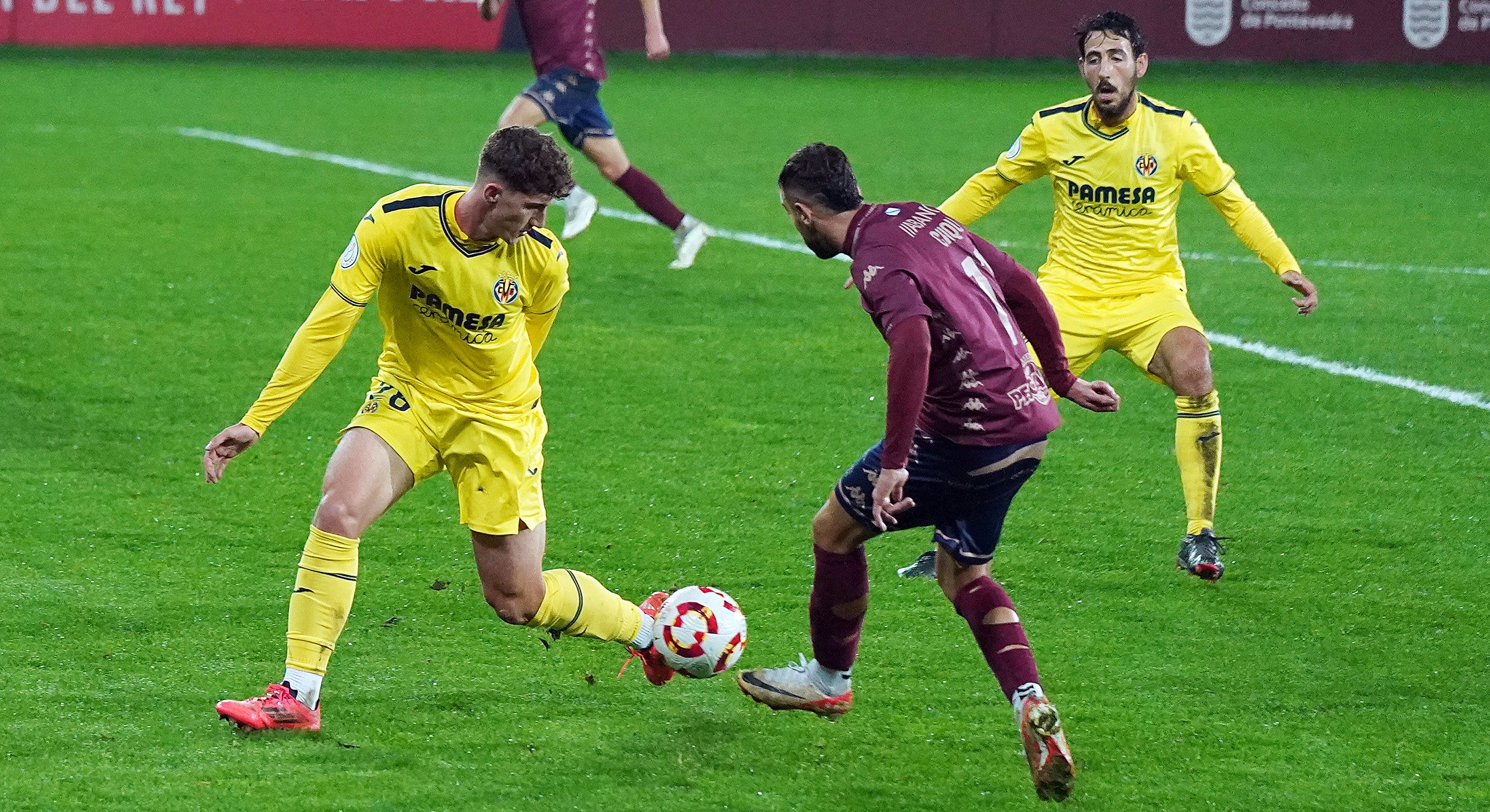 Partido de Copa entre Pontevedra e Villarreal en Pasarón