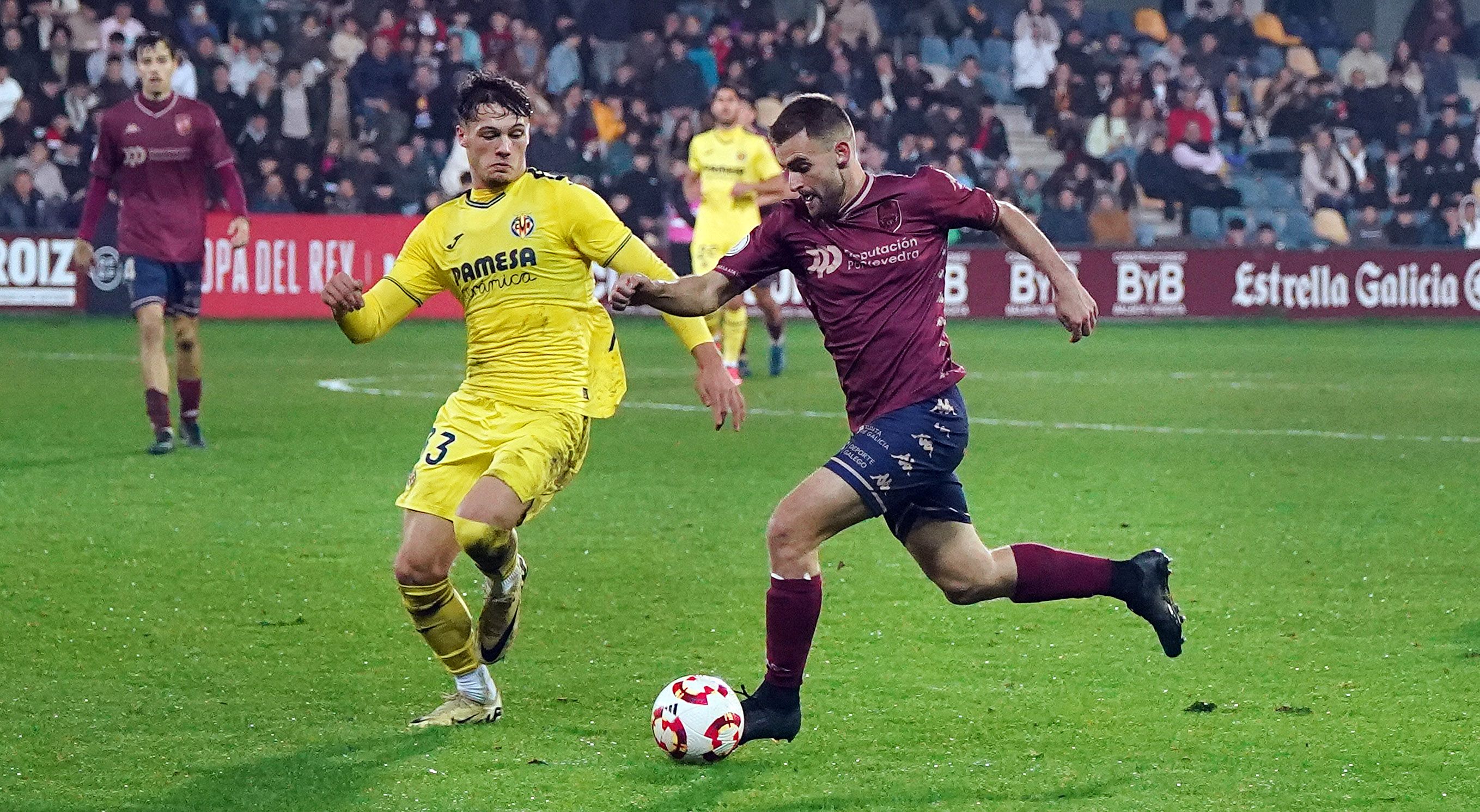 Partido de Copa entre Pontevedra e Villarreal en Pasarón