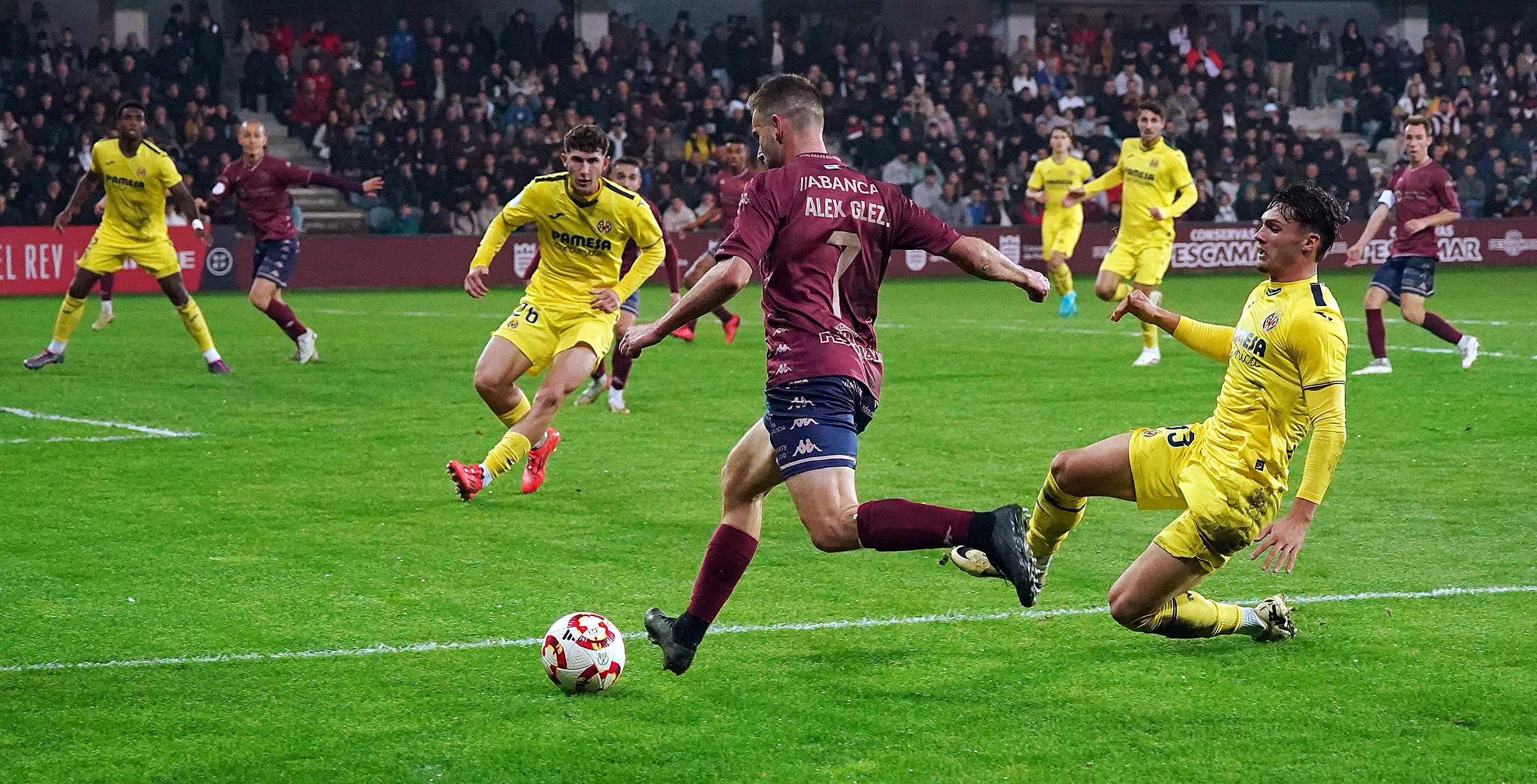 Partido de Copa entre Pontevedra e Villarreal en Pasarón