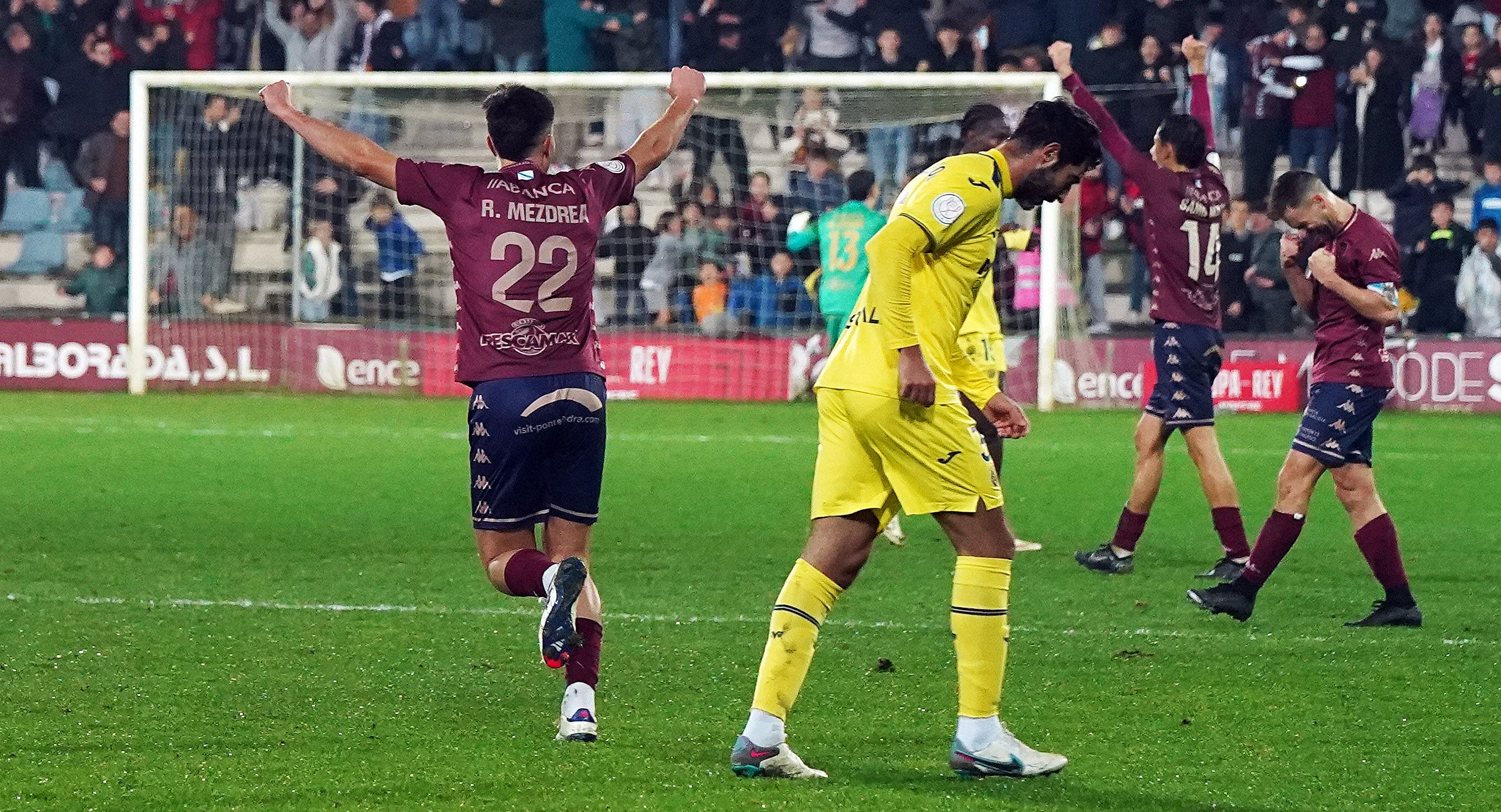 Partido de Copa entre Pontevedra e Villarreal en Pasarón