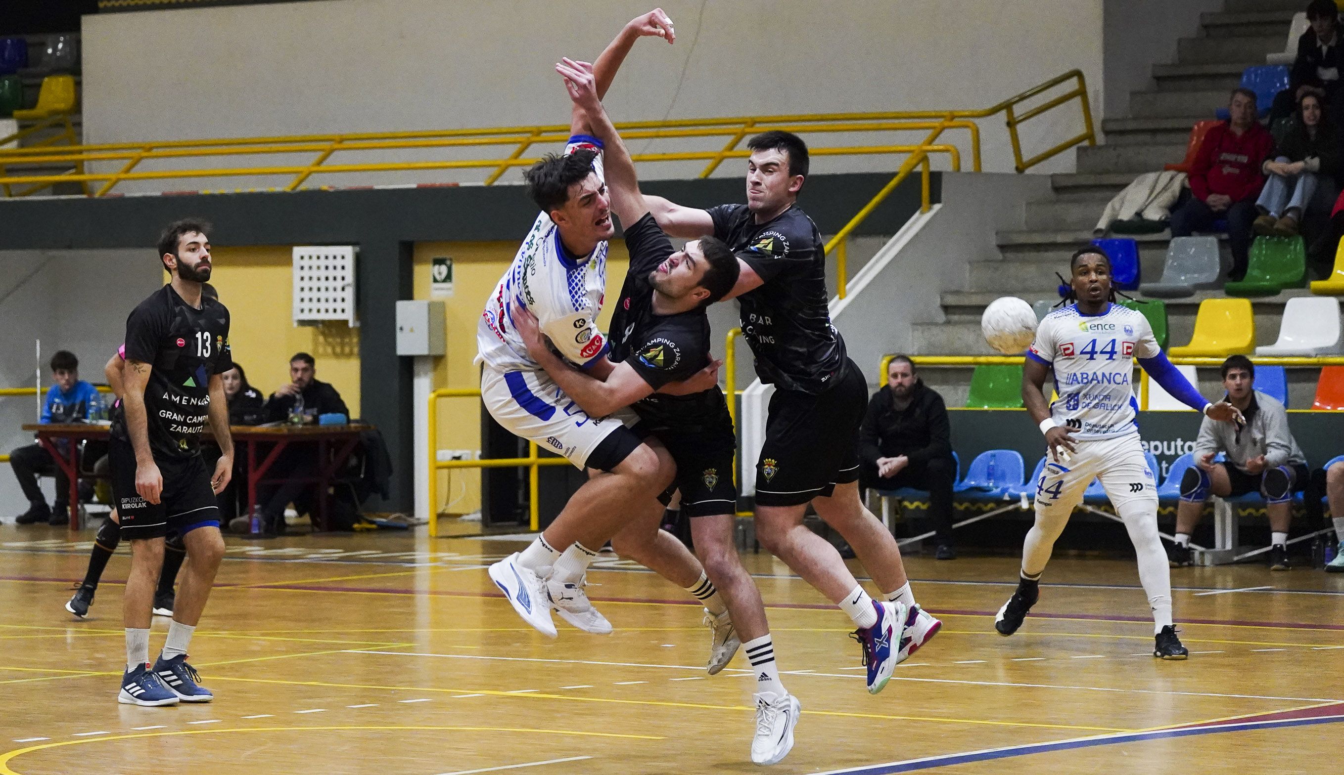 Partido entre Cisne y Zarautz en el Príncipe Felipe