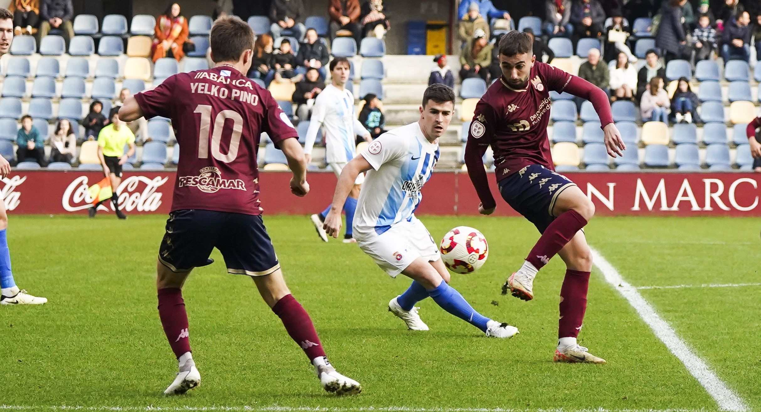 Partido entre Pontevedra CF e Gimnástica de Torrelavega en Pasarón