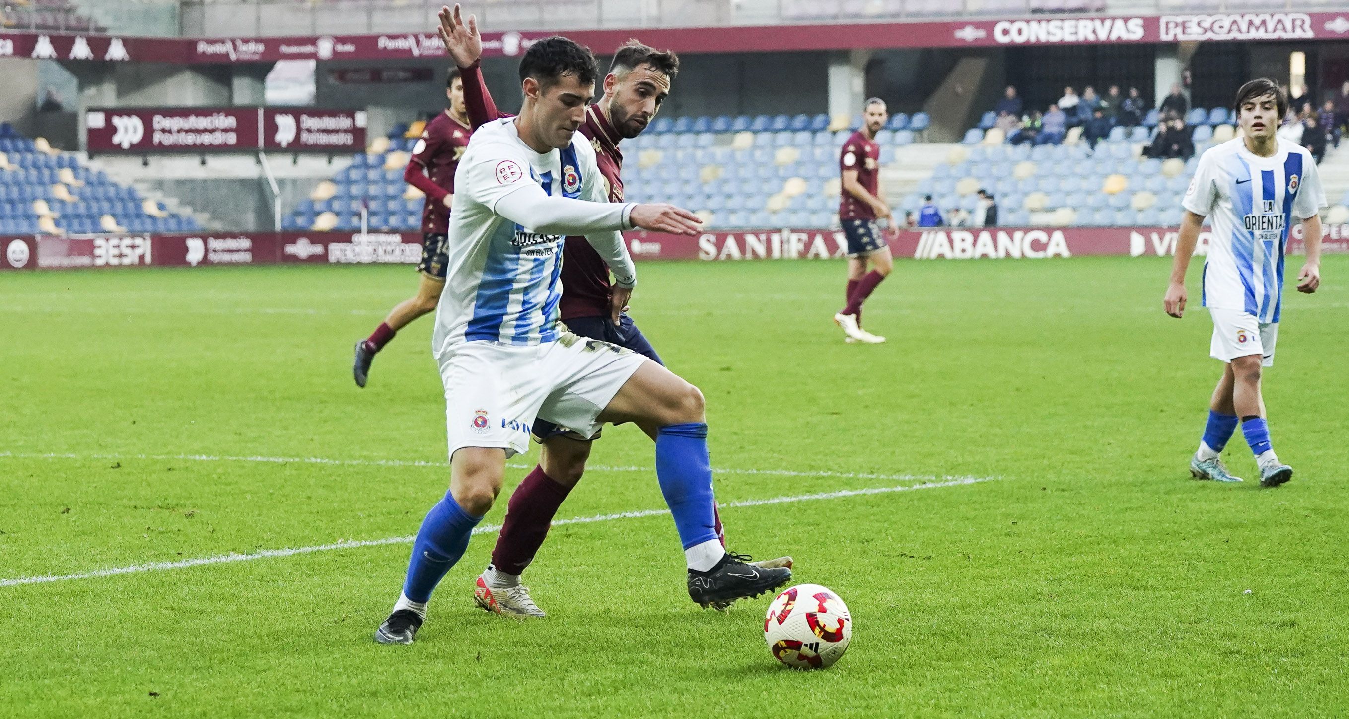 Partido entre Pontevedra CF e Gimnástica de Torrelavega en Pasarón