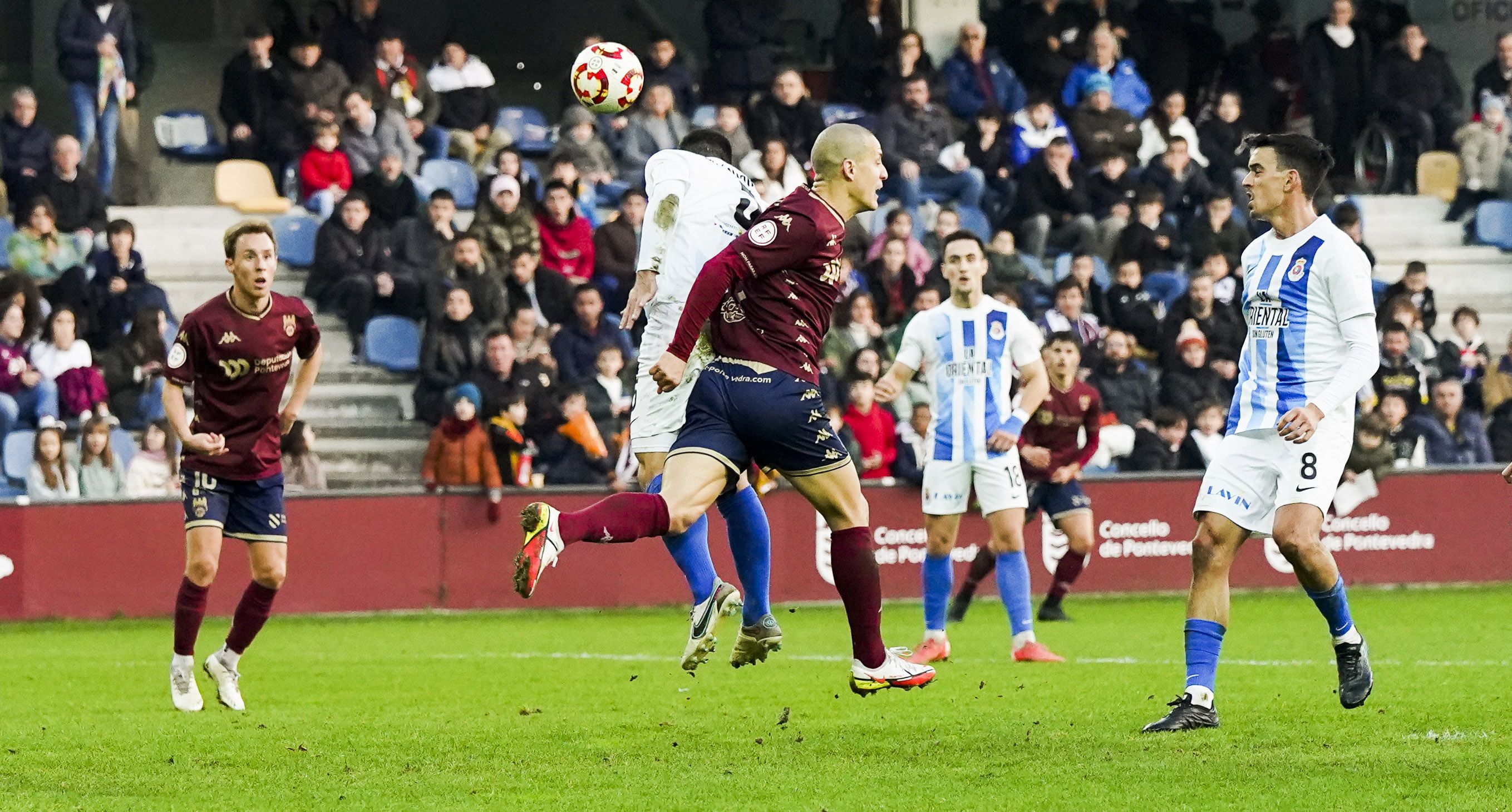 Partido entre Pontevedra CF e Gimnástica de Torrelavega en Pasarón