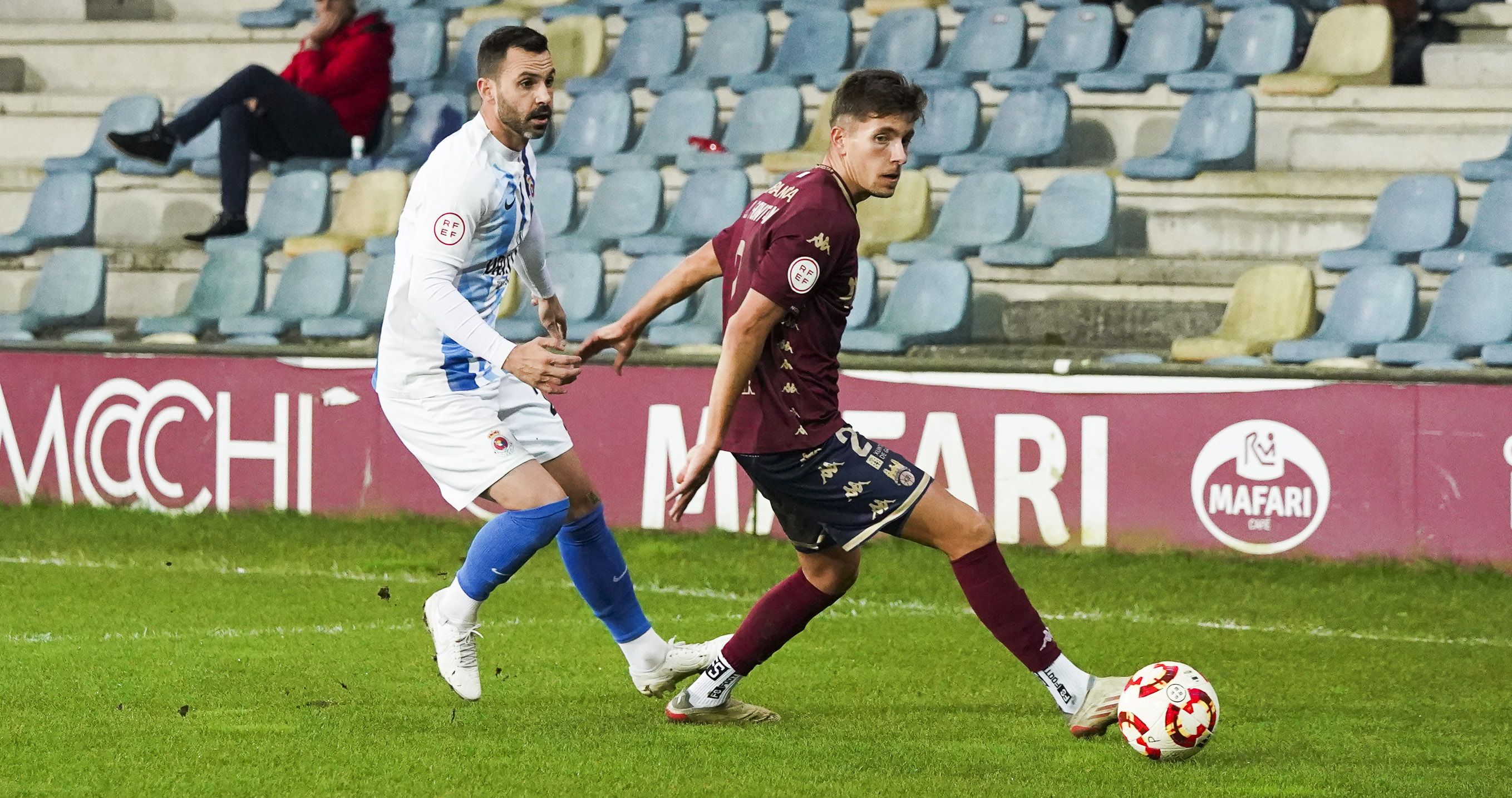 Partido entre Pontevedra CF e Gimnástica de Torrelavega en Pasarón