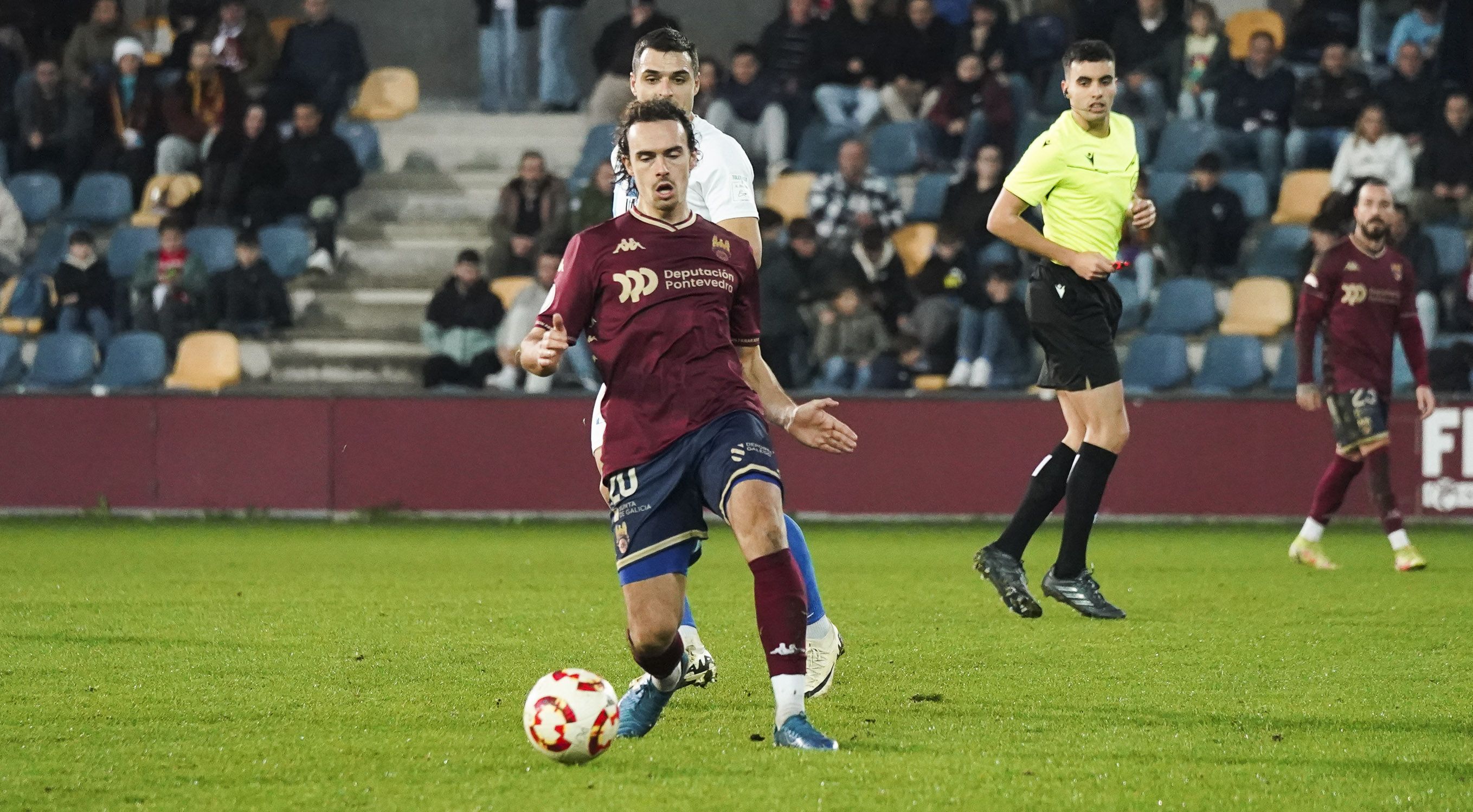 Partido entre Pontevedra CF e Gimnástica de Torrelavega en Pasarón