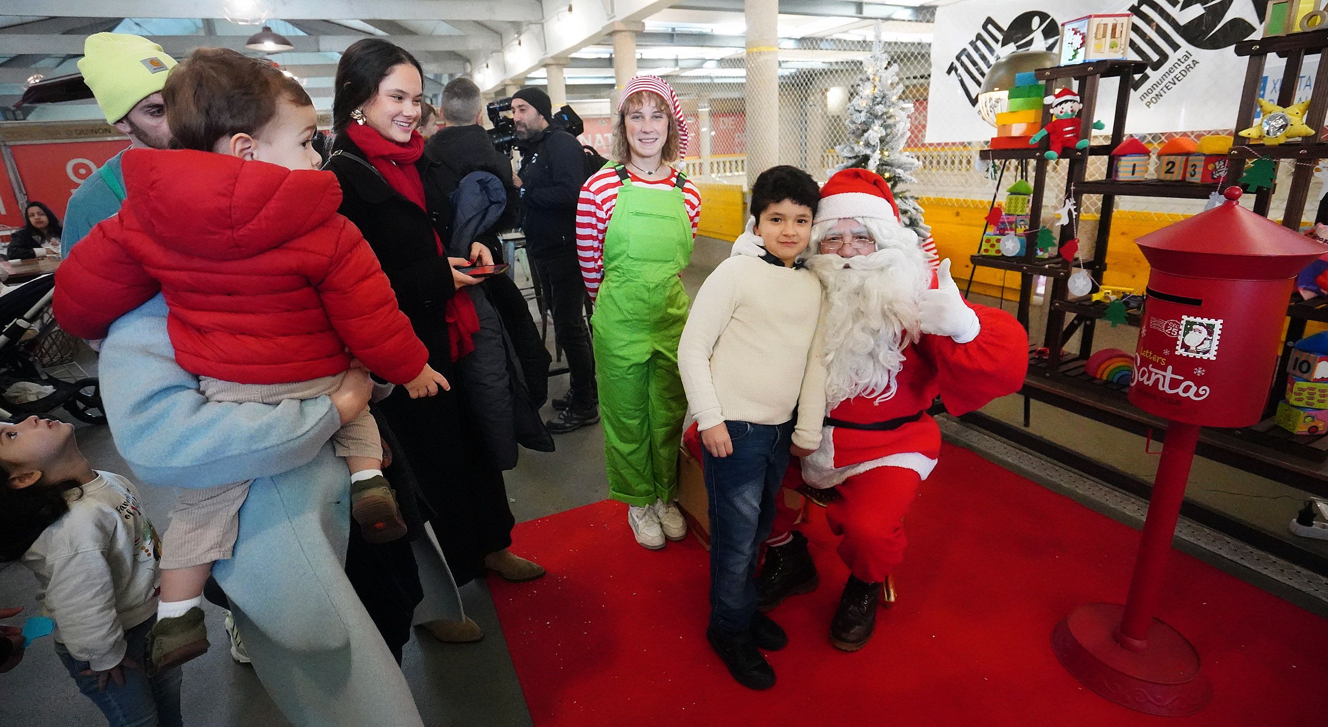 Papá Noel visita o mercado de abastos de Pontevedra